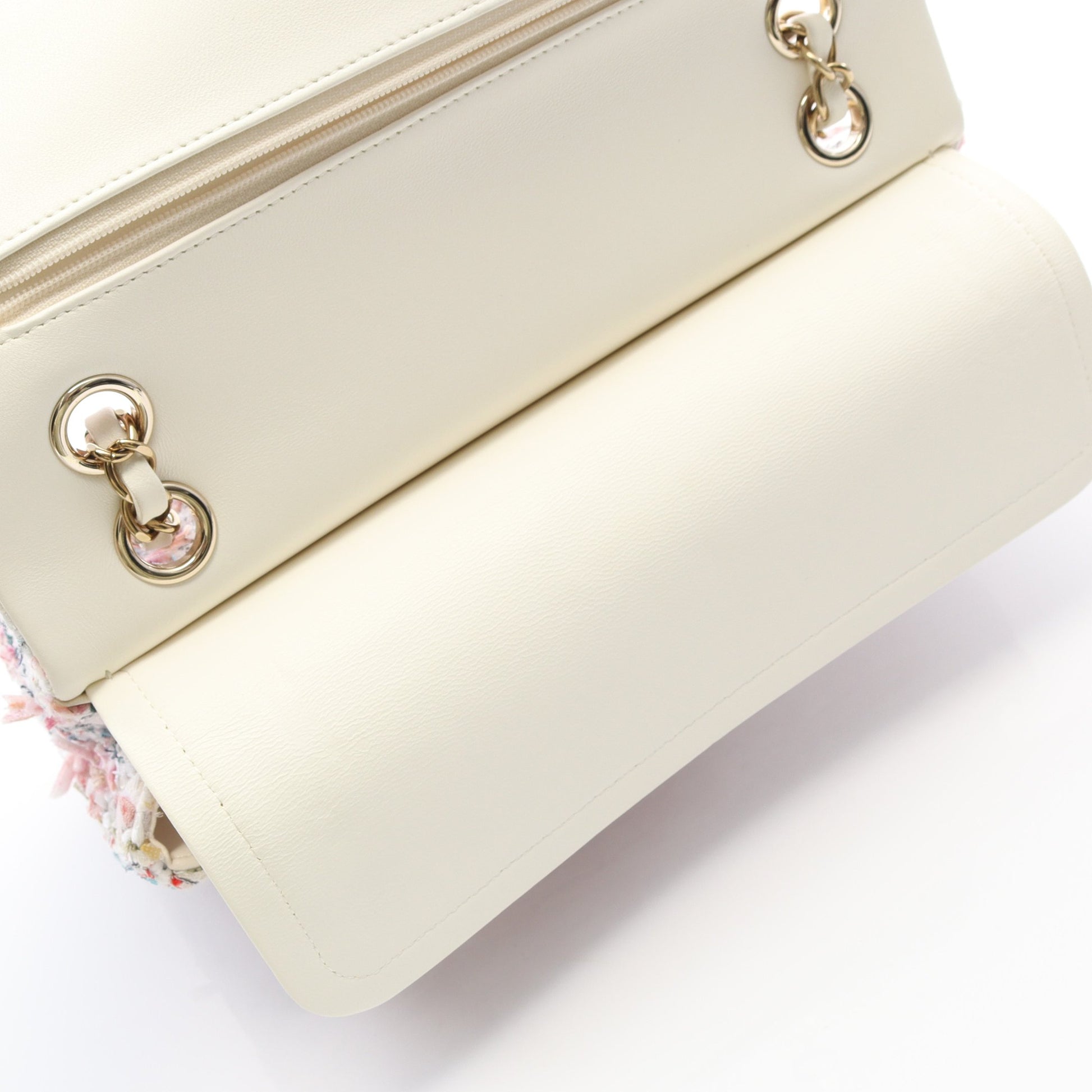 マトラッセ Wフラップ Wチェーンショルダーバッグ ツイード ホワイト マルチカラー ゴールド金具 シャネル バッグ CHANEL