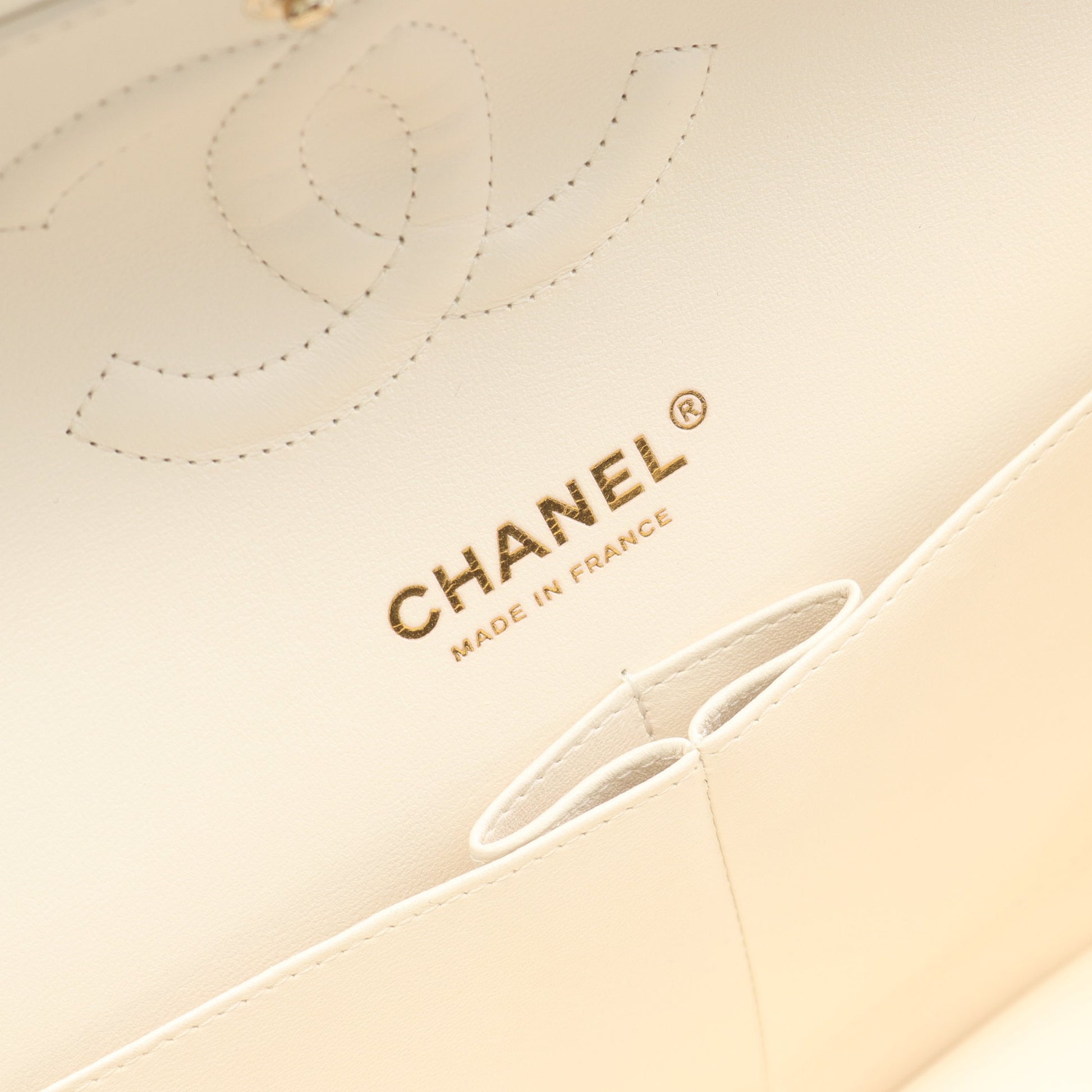 マトラッセ Wフラップ Wチェーンショルダーバッグ ツイード ホワイト マルチカラー ゴールド金具 シャネル バッグ CHANEL