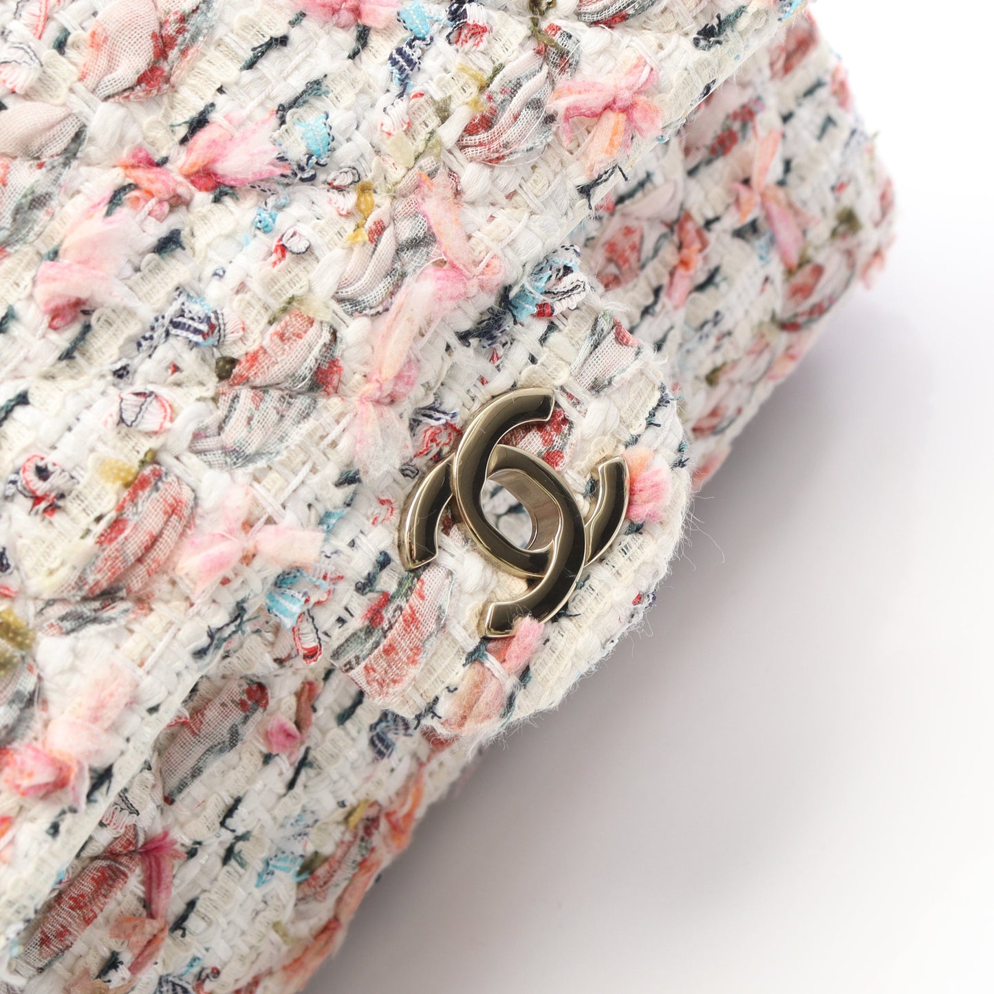 マトラッセ Wフラップ Wチェーンショルダーバッグ ツイード ホワイト マルチカラー ゴールド金具 シャネル バッグ CHANEL