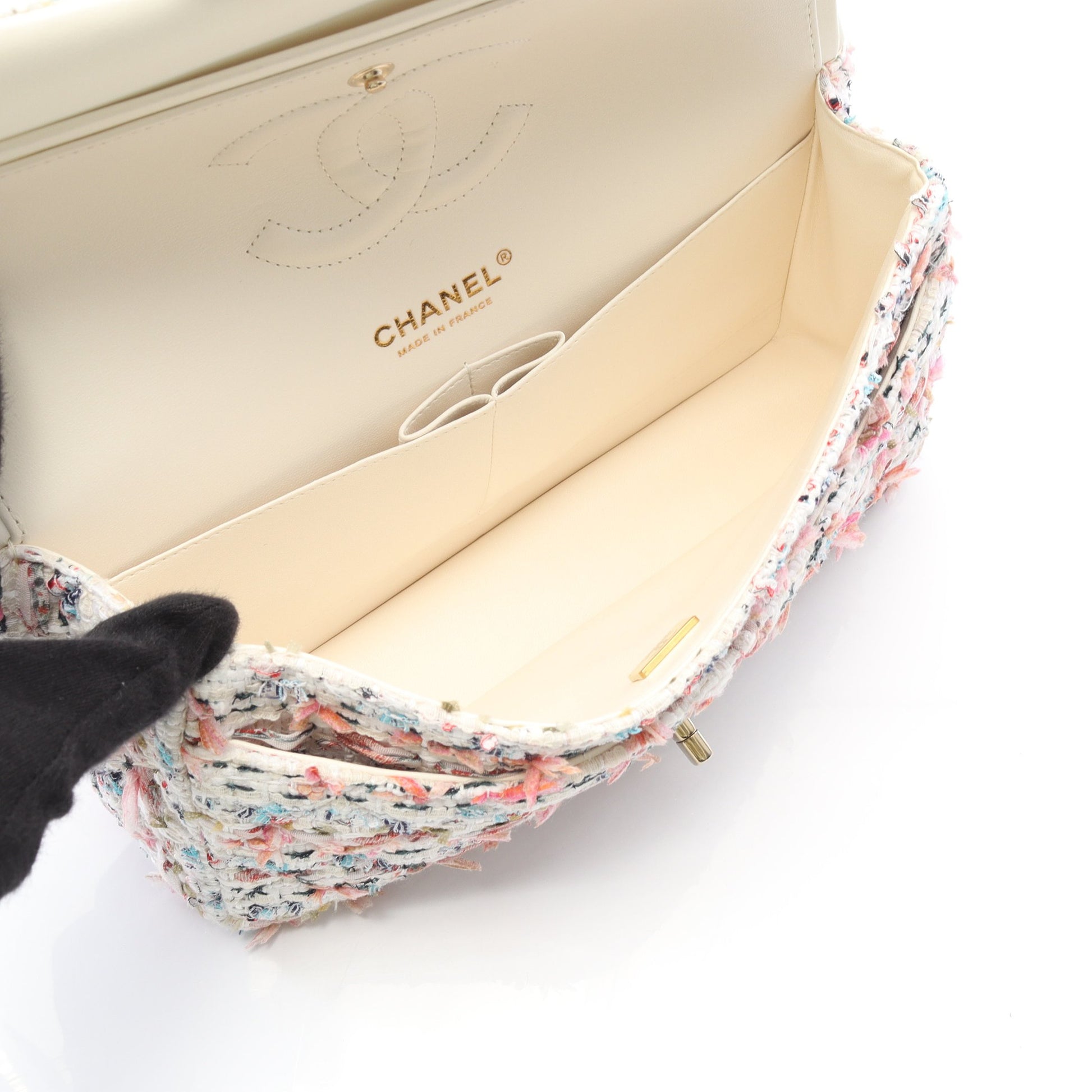 マトラッセ Wフラップ Wチェーンショルダーバッグ ツイード ホワイト マルチカラー ゴールド金具 シャネル バッグ CHANEL