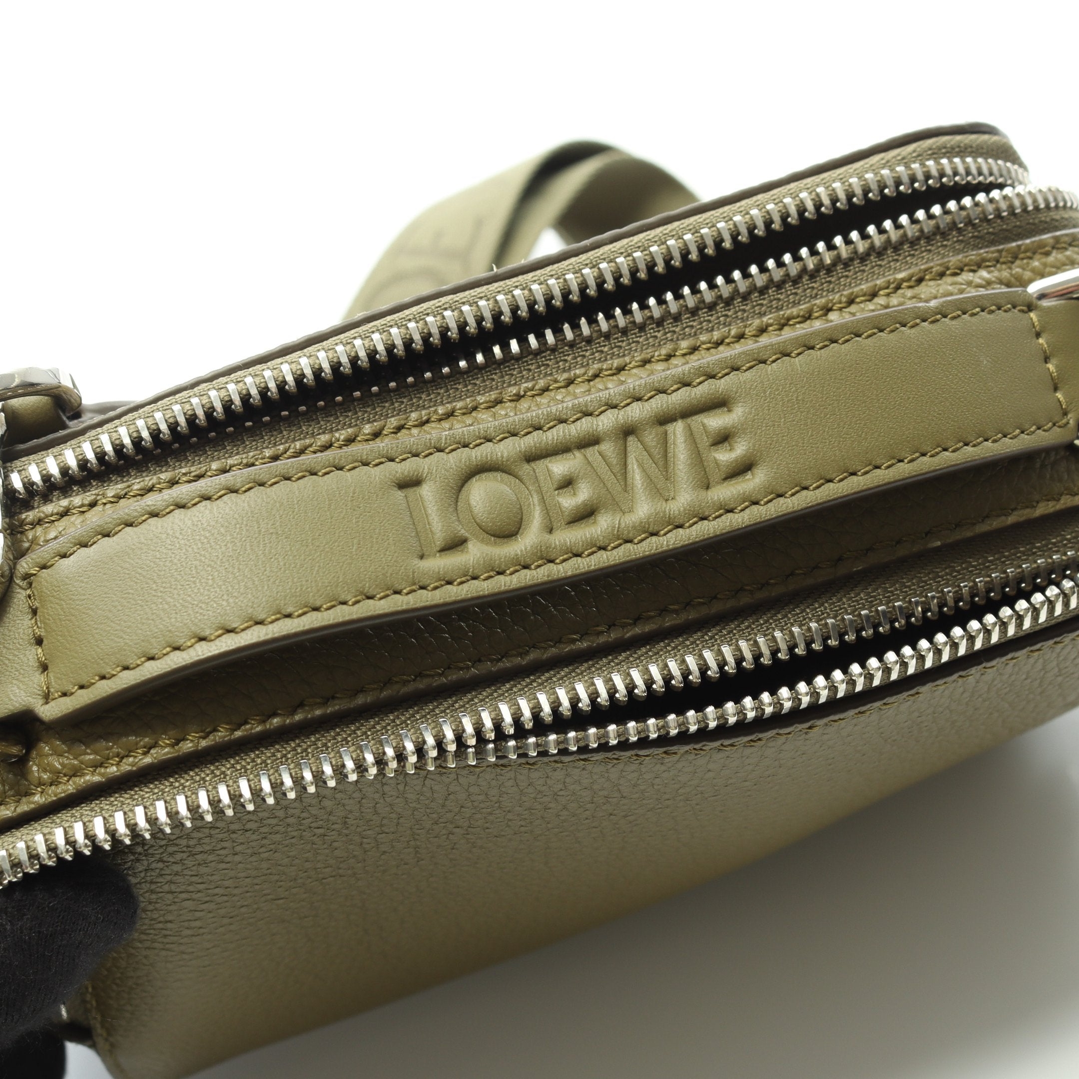 LOEWE カメラ クロスボディバッグ ミニ カメラバッグ カーキグリーン