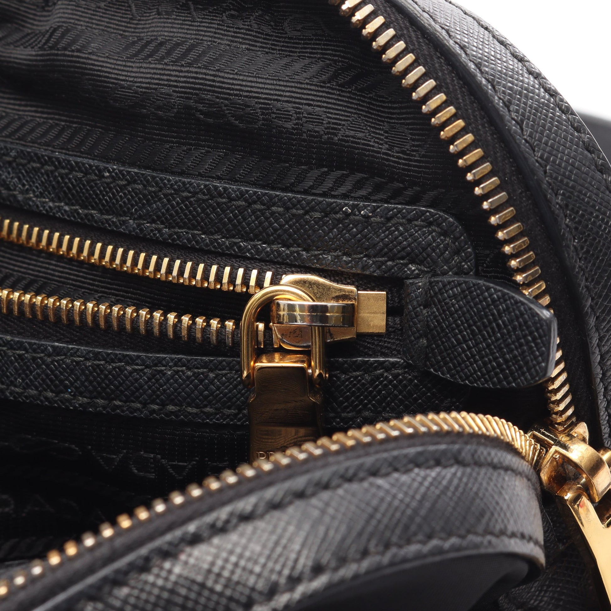 TESSUTO SAFFIANO ハンドバッグ ナイロン サフィアーノレザー ブラック 2WAY プラダ バッグ PRADA
