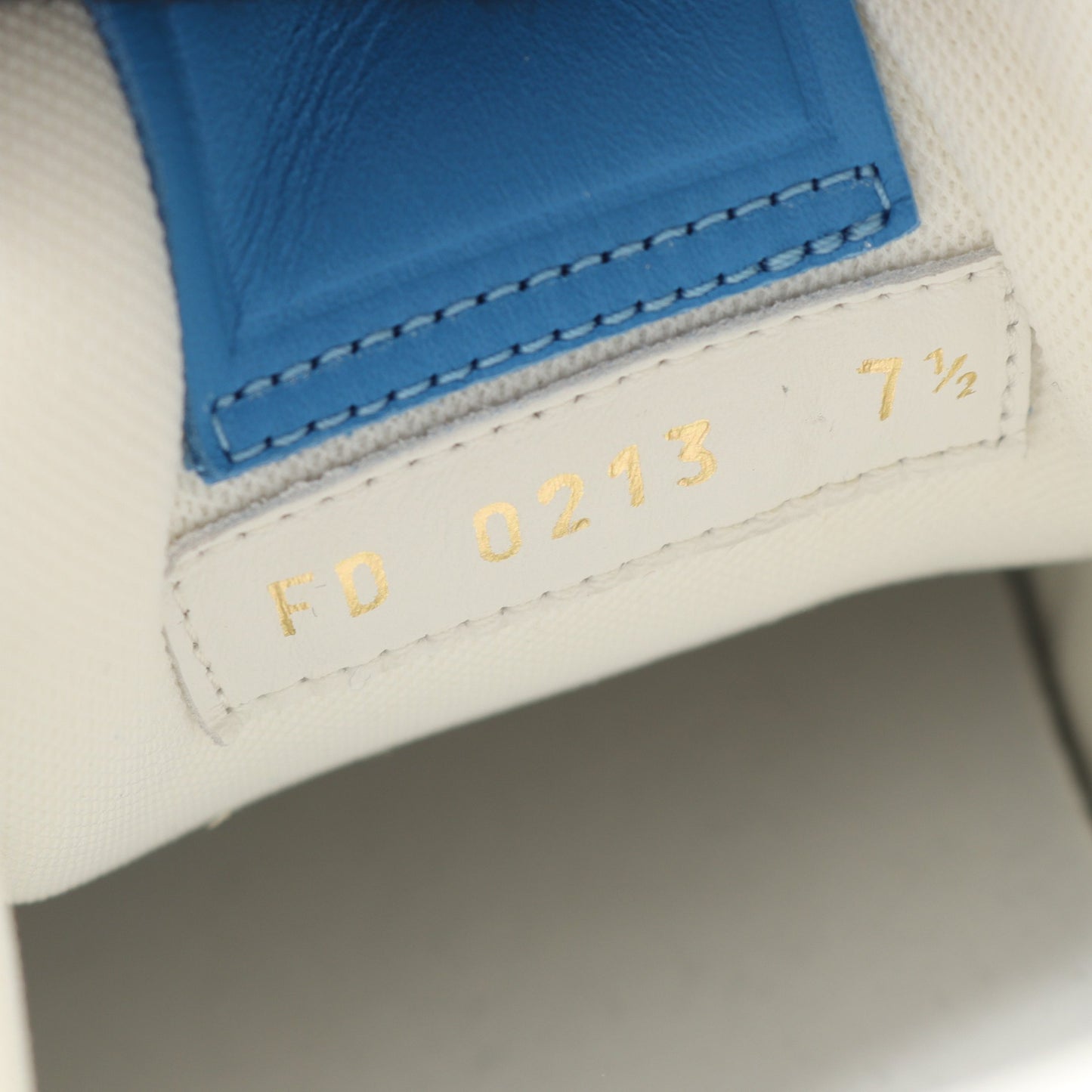 LOUIS VUITTON × yayoi kusama LVトレイナーライン インフィニティドット スニーカー レザー ホワイト ライトブルー ルイヴィトン シューズ LOUIS VUITTON