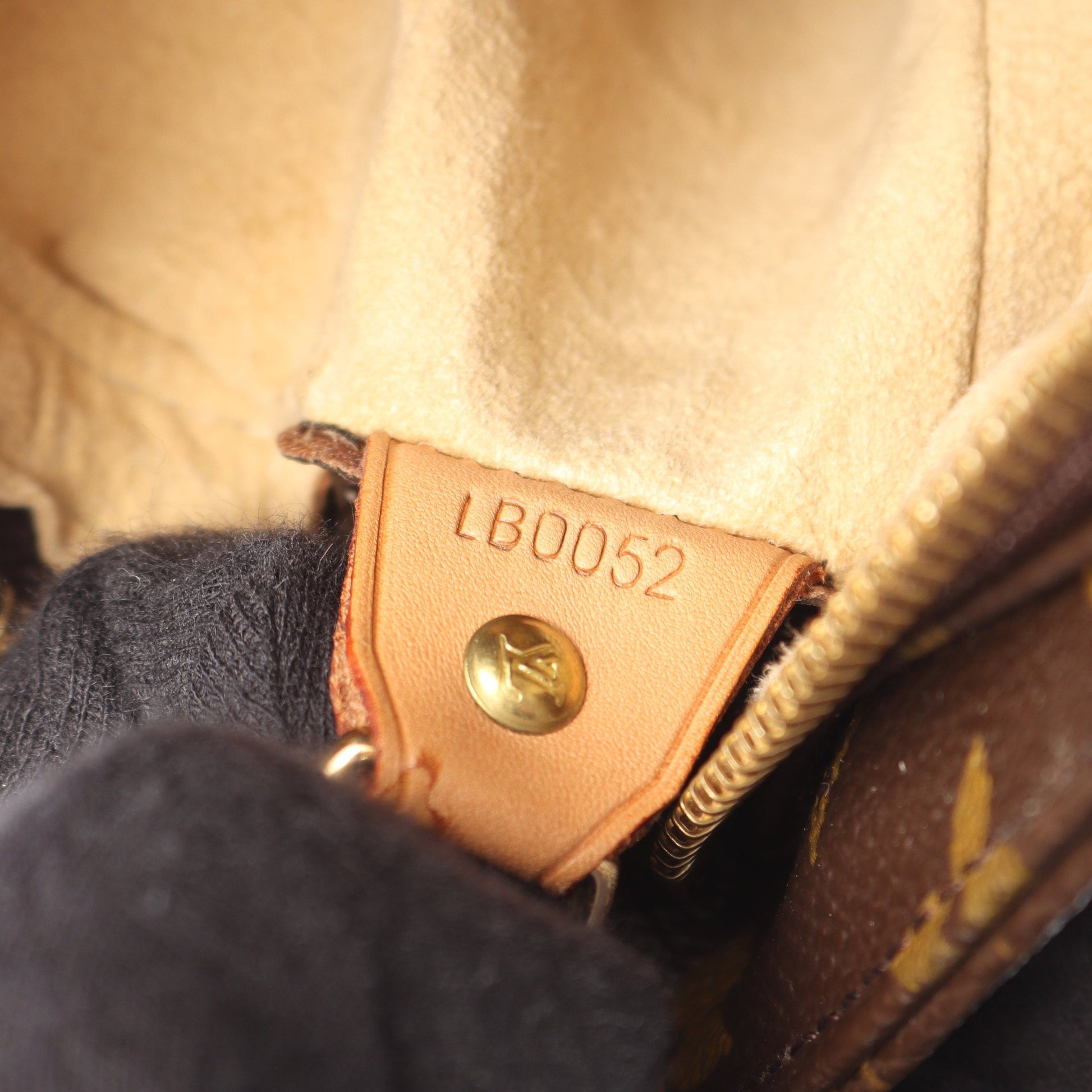 ルーピングGM モノグラム ショルダーバッグ PVC レザー ブラウン ルイヴィトン バッグ LOUIS VUITTON