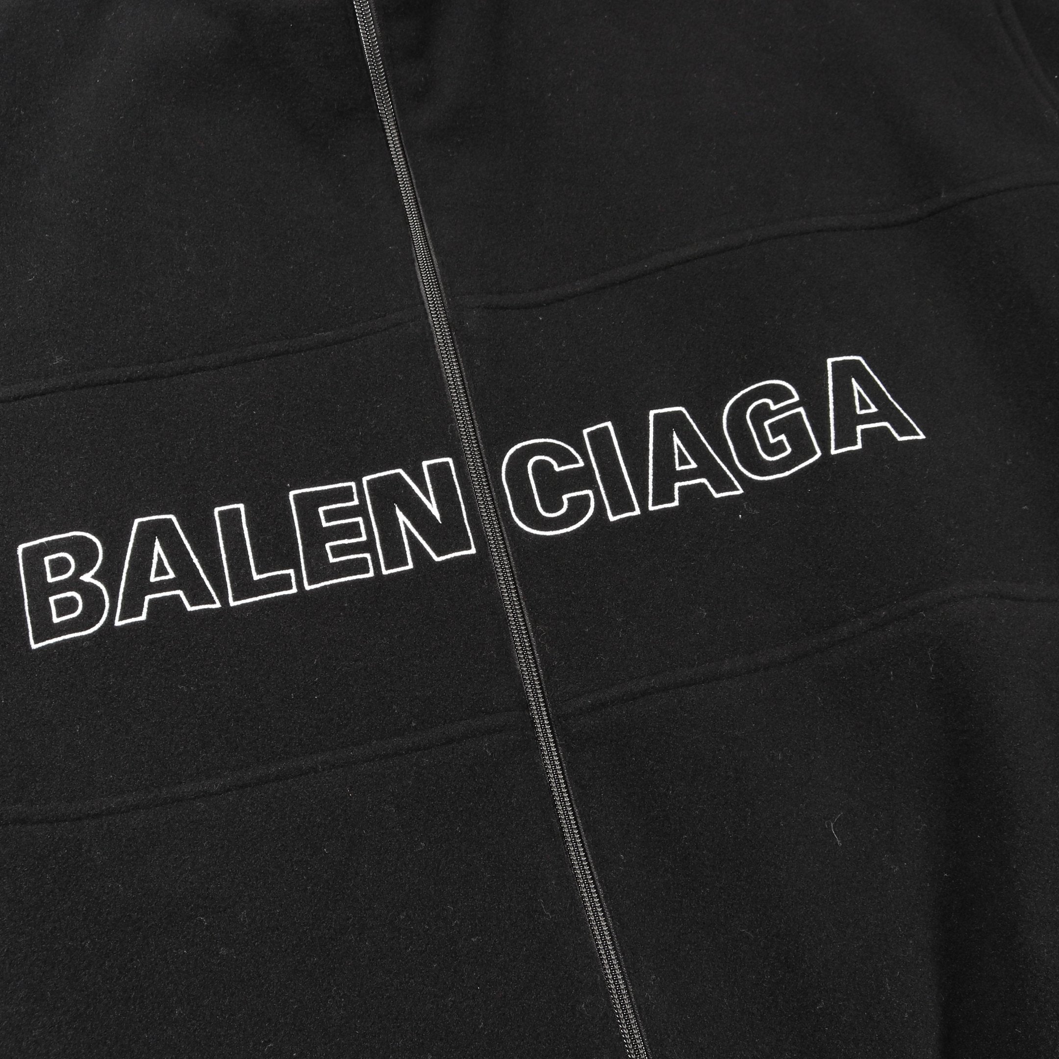 バレンシアガ オールオーバーロゴ ジップアップジャケット バレンシアガ オールオーバーロゴ ジップアップジャケット