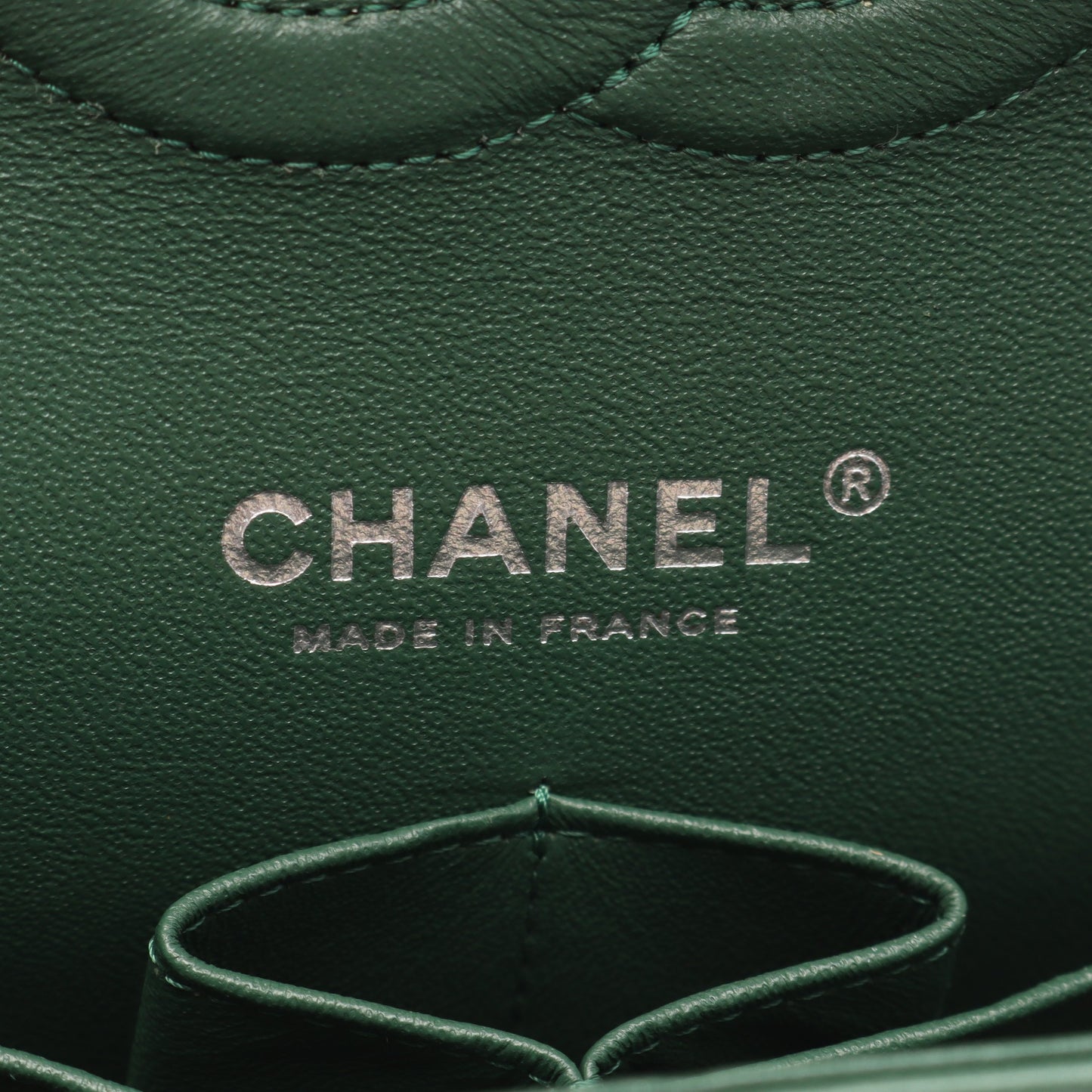 マトラッセ Wフラップ Wチェーンショルダーバッグ ラムスキン グリーン シルバー金具 シャネル バッグ CHANEL