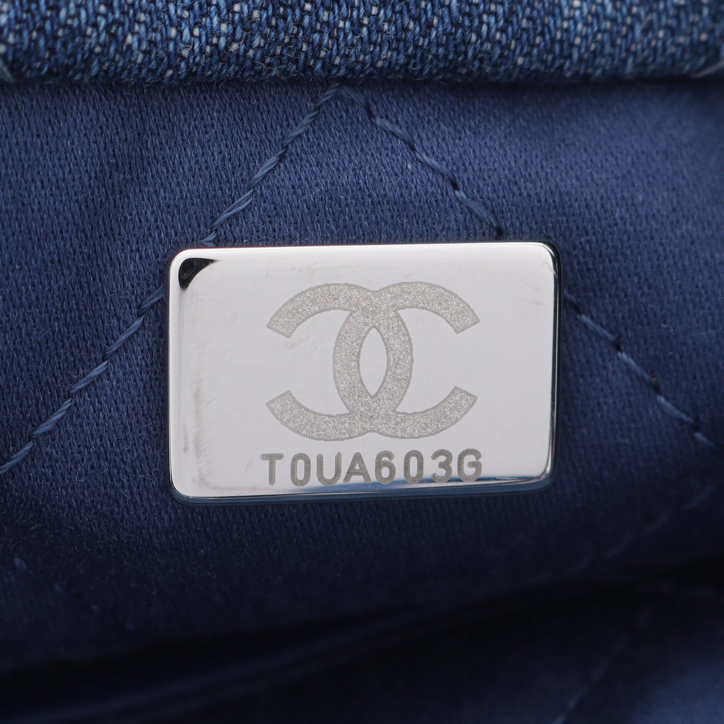 シャネル22 スモール チェーンショルダーバッグ デニム ブルー シルバー金具 シャネル バッグ CHANEL