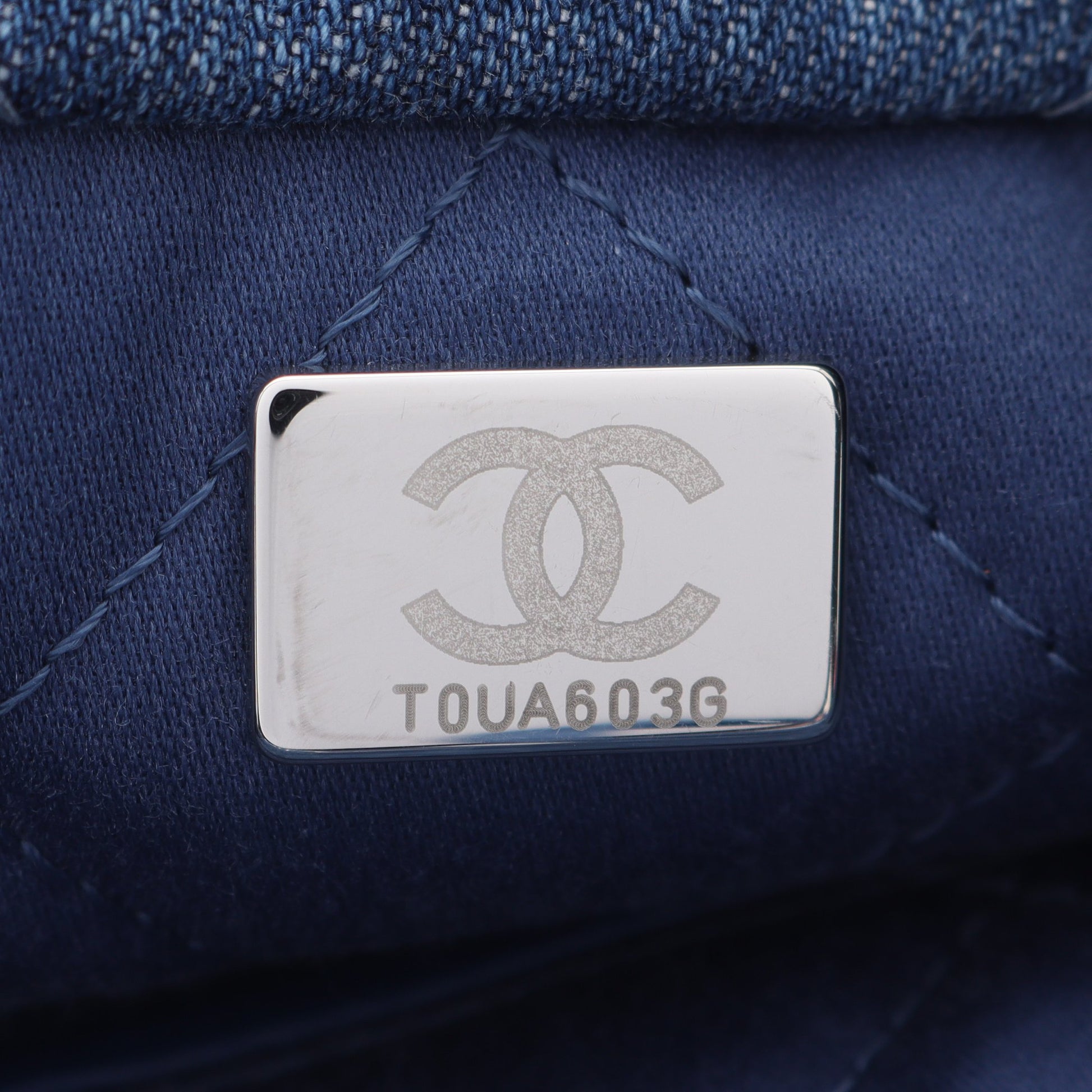 シャネル22 スモール チェーンショルダーバッグ デニム ブルー シルバー金具 シャネル バッグ CHANEL