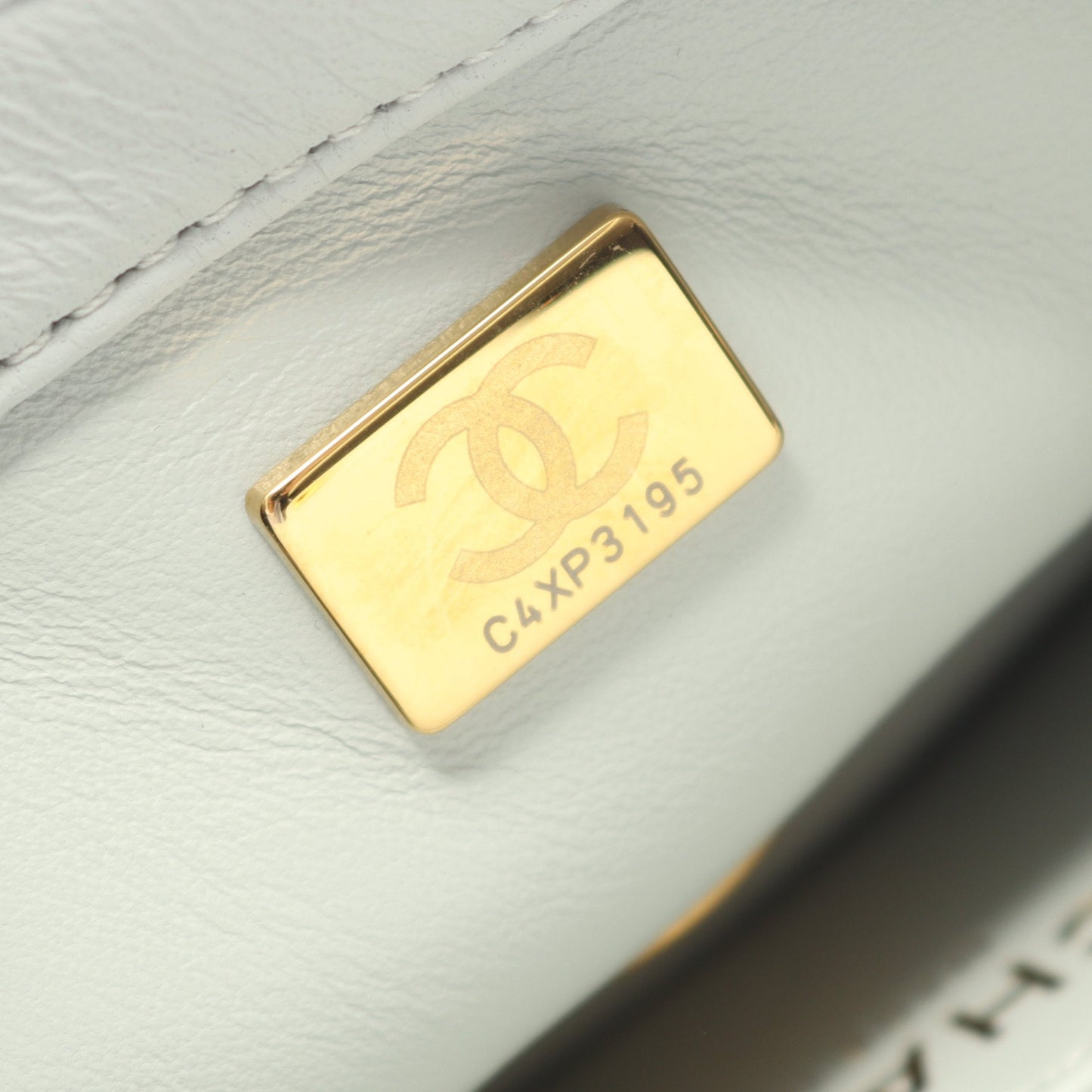 マトラッセ ミニ フラップバッグ チェーンショルダーバッグ ラムスキン ブルーグレー ゴールド金具 シャネル バッグ CHANEL