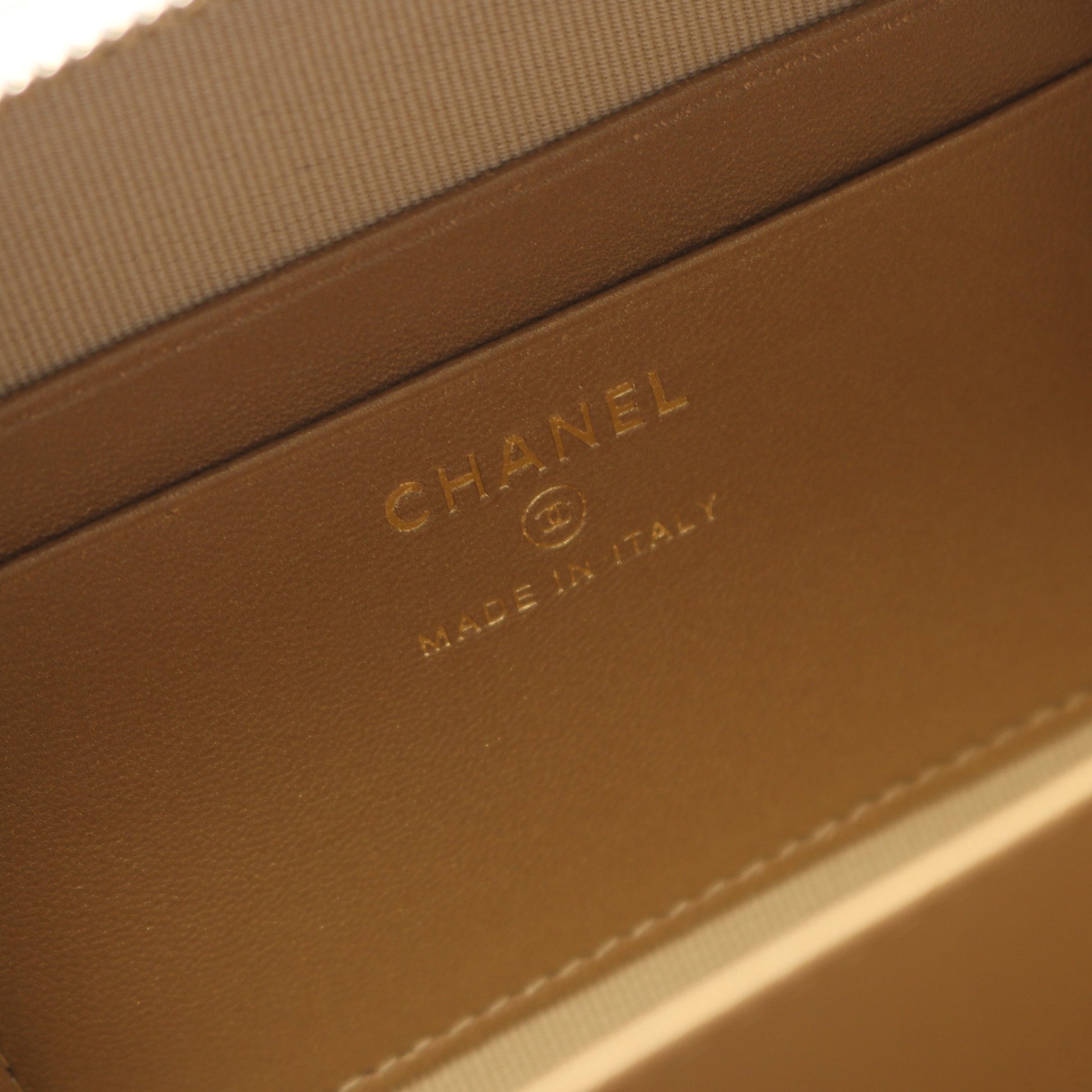 マトラッセ チェーンショルダーバッグ レザー ホワイト ゴールド金具 シャネル バッグ CHANEL