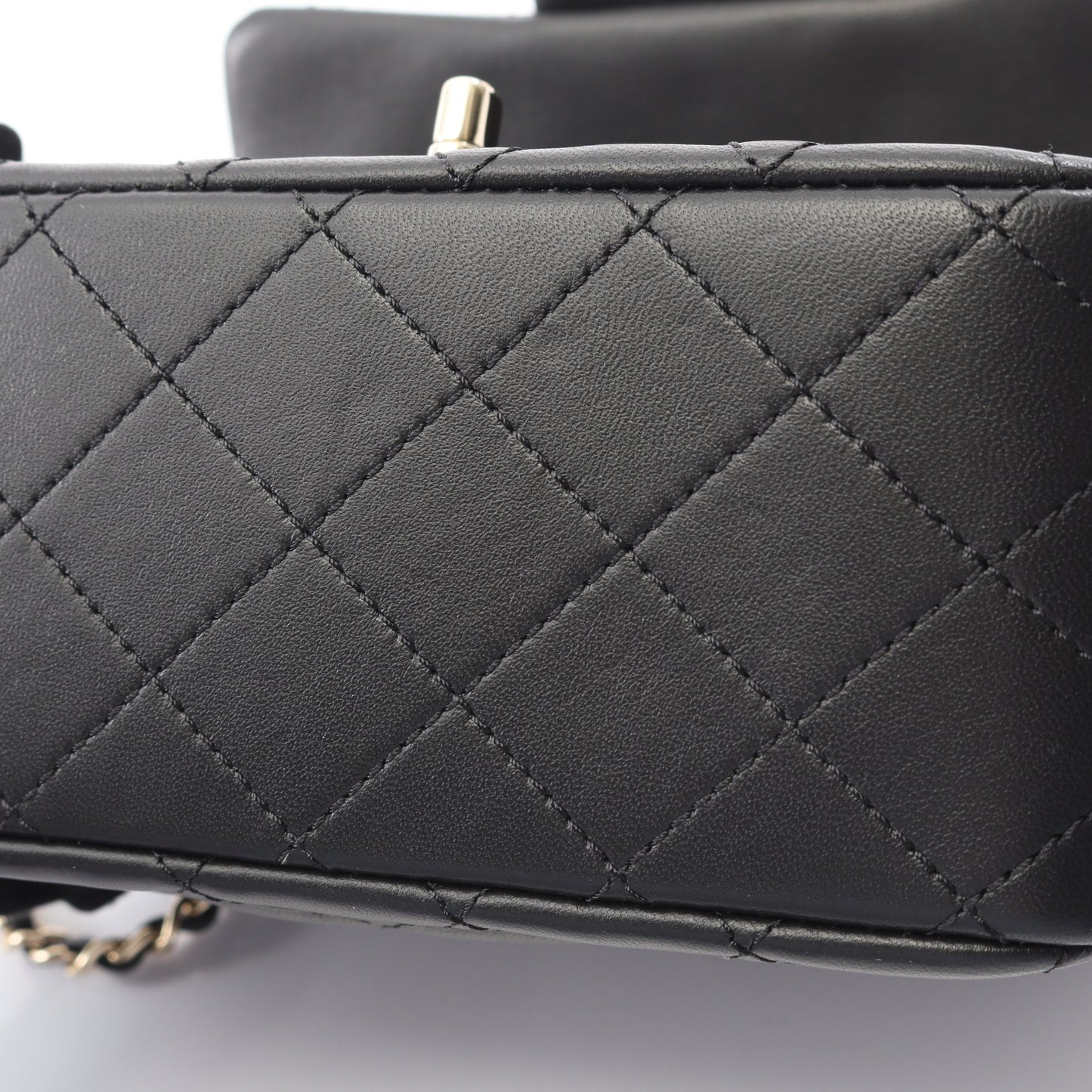 マトラッセ チェーンショルダーバッグ ラムスキン ブラック ゴールド金具 シャネル バッグ CHANEL