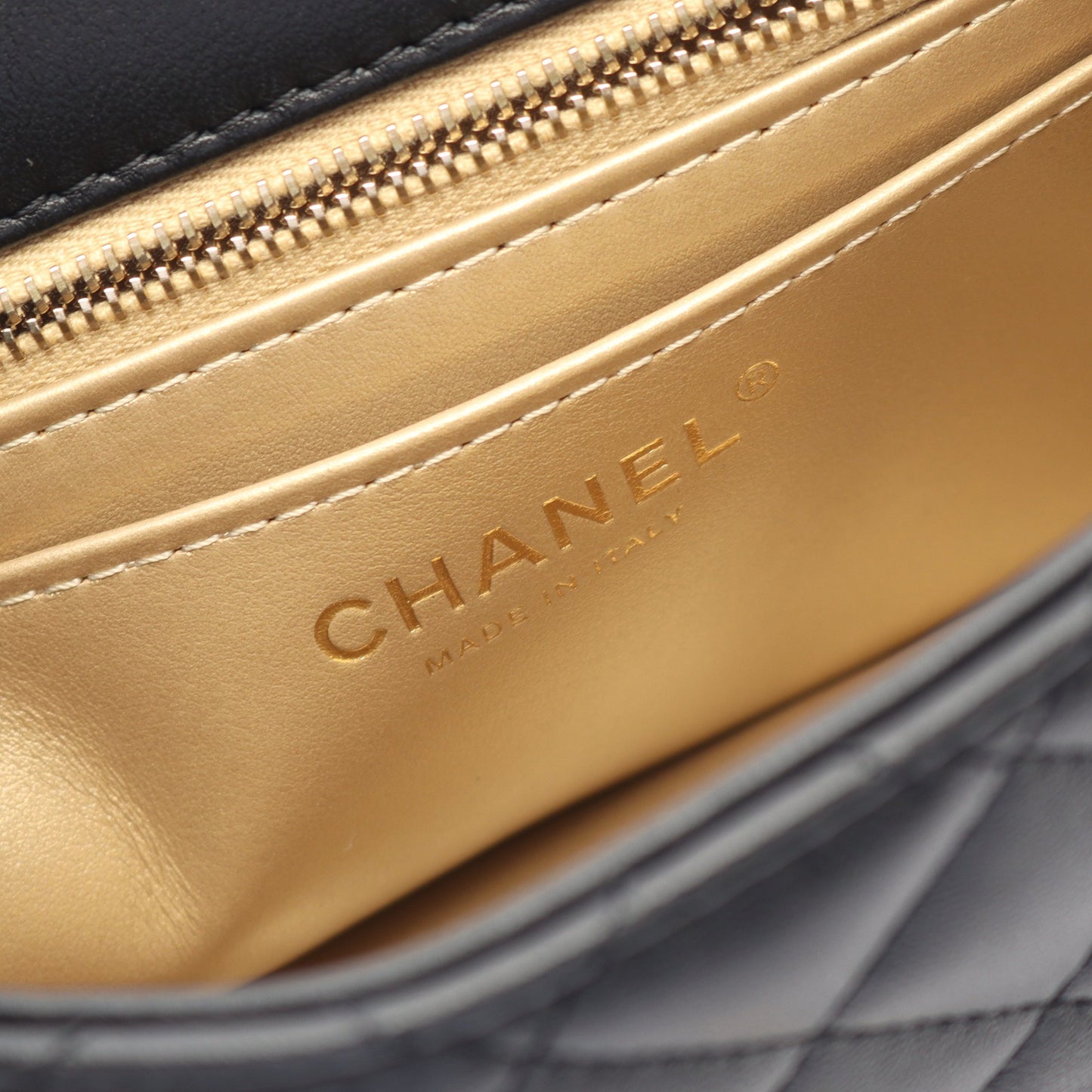 マトラッセ チェーンショルダーバッグ ラムスキン ブラック ゴールド金具 シャネル バッグ CHANEL