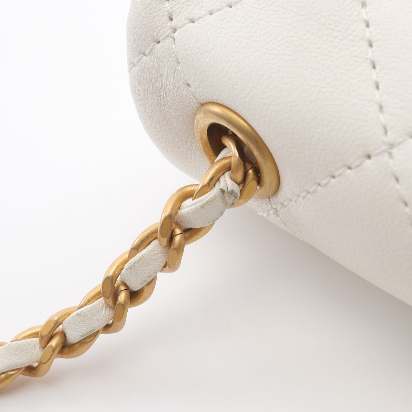 ミニマトラッセ チェーンショルダーバッグ ラムスキン ホワイト ゴールド金具 シャネル バッグ CHANEL