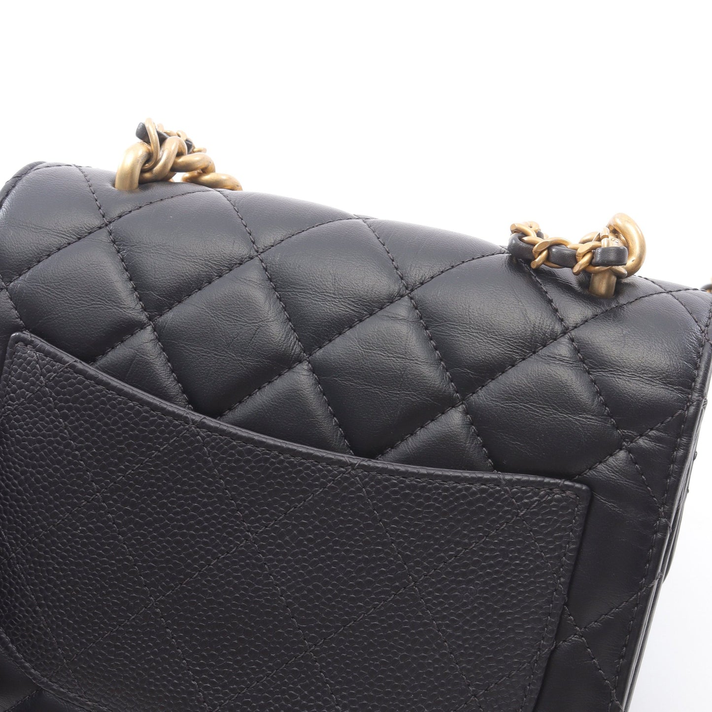 マトラッセ チェーンショルダーバッグ レザー キャビアスキン ブラック ゴールド金具 シャネル バッグ CHANEL
