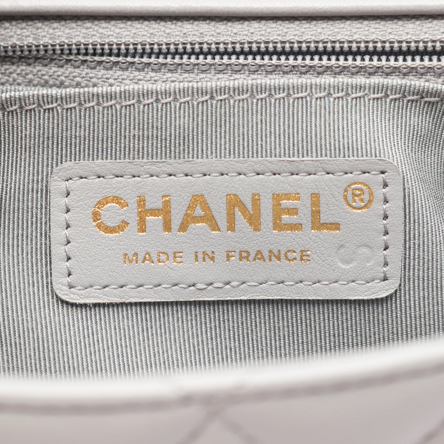 マトラッセ ショルダーバッグ ラムスキン グレー シルバー金具 シャネル バッグ CHANEL