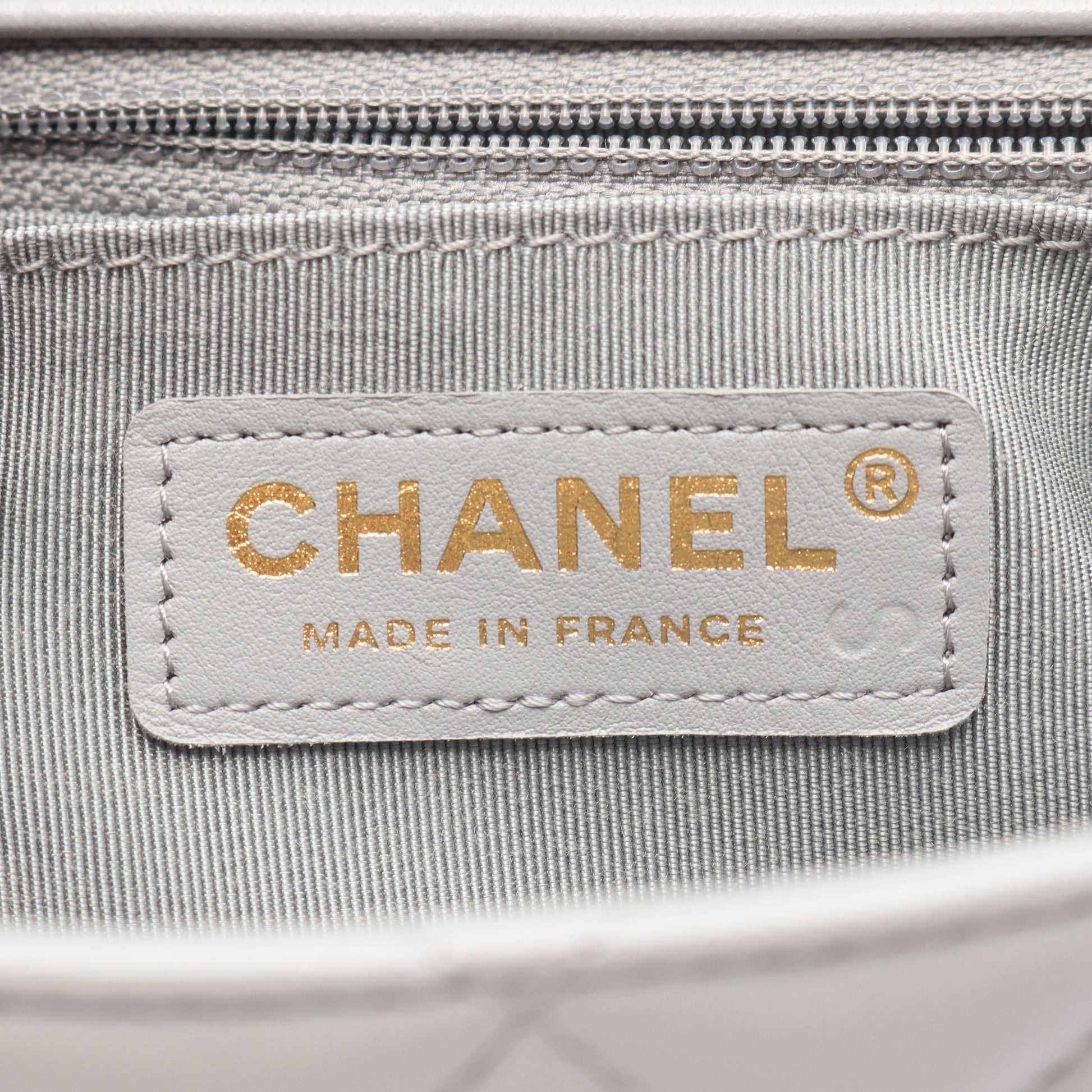 マトラッセ ショルダーバッグ ラムスキン グレー シルバー金具 シャネル バッグ CHANEL