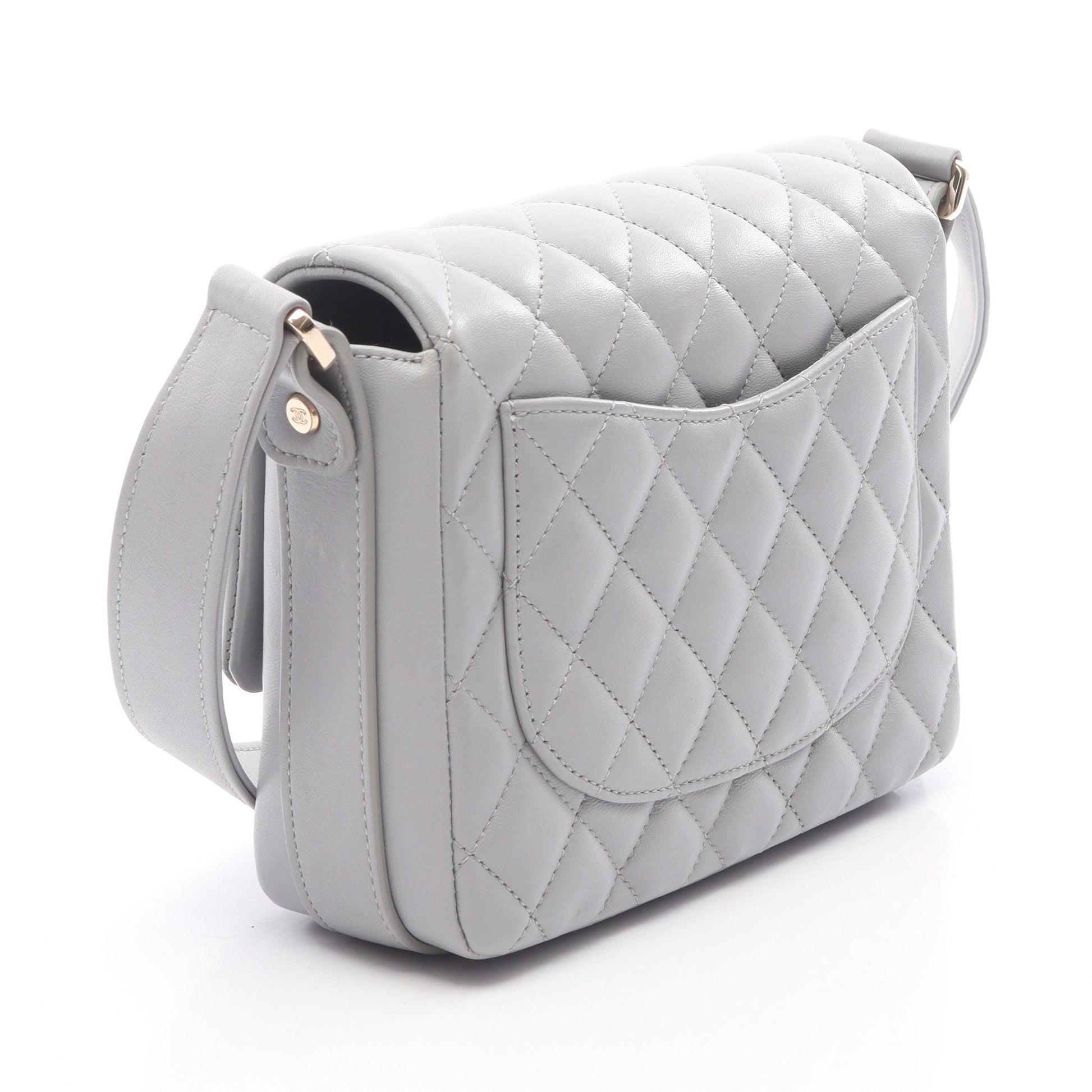 マトラッセ ショルダーバッグ ラムスキン グレー シルバー金具 シャネル バッグ CHANEL