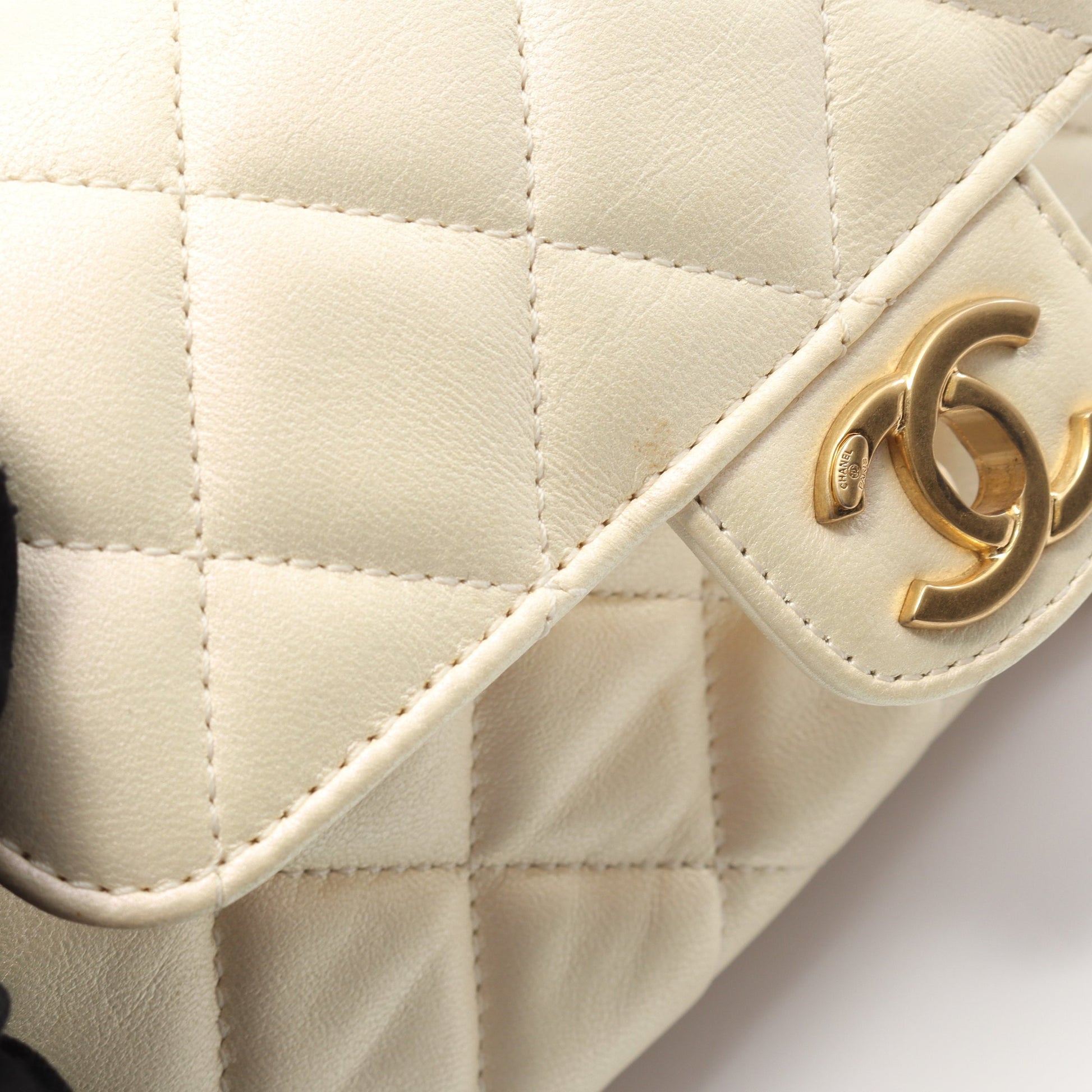 マトラッセ トップハンドル チェーンショルダーバッグ ラムスキン アイボリー ゴールド金具 シャネル バッグ CHANEL