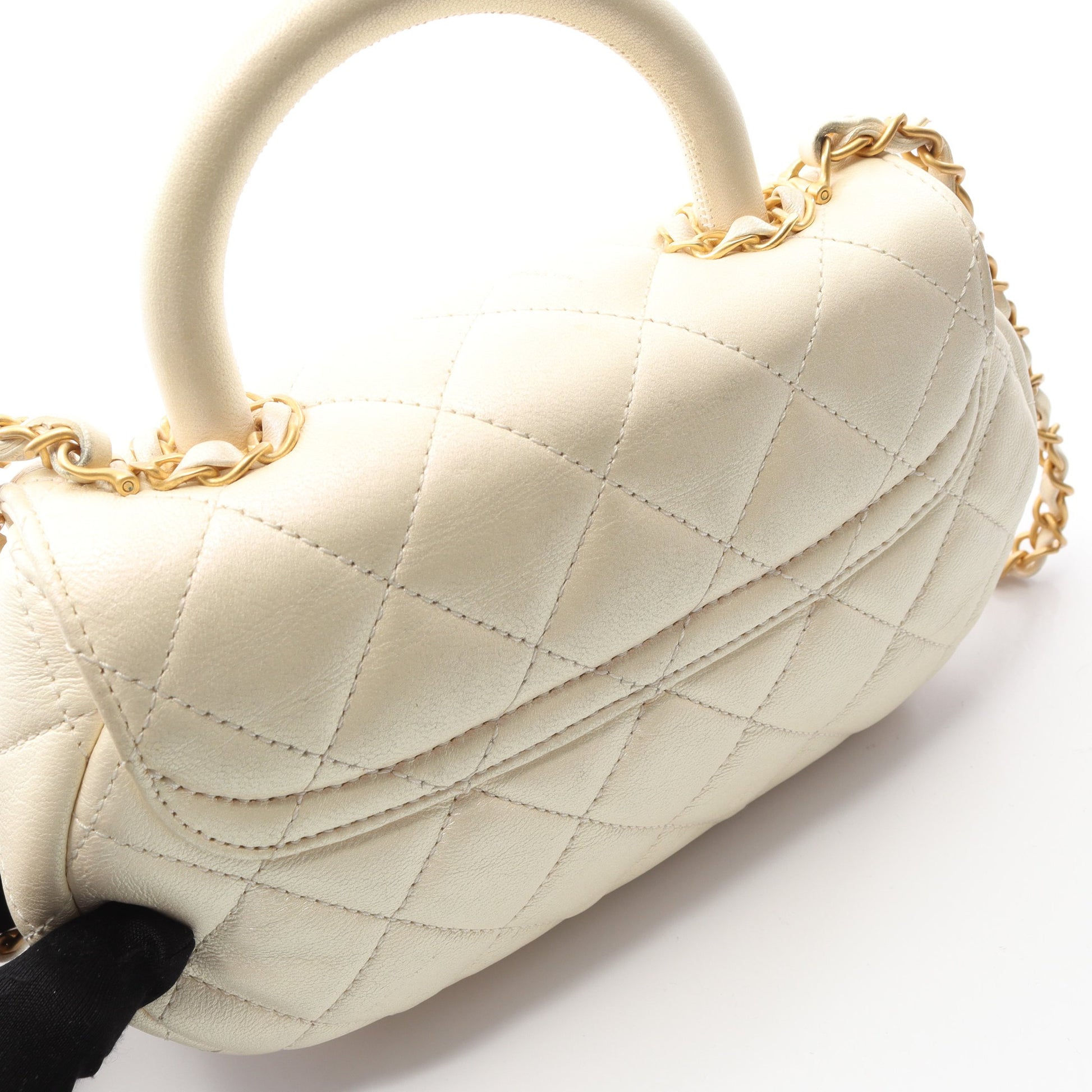 マトラッセ トップハンドル チェーンショルダーバッグ ラムスキン アイボリー ゴールド金具 シャネル バッグ CHANEL