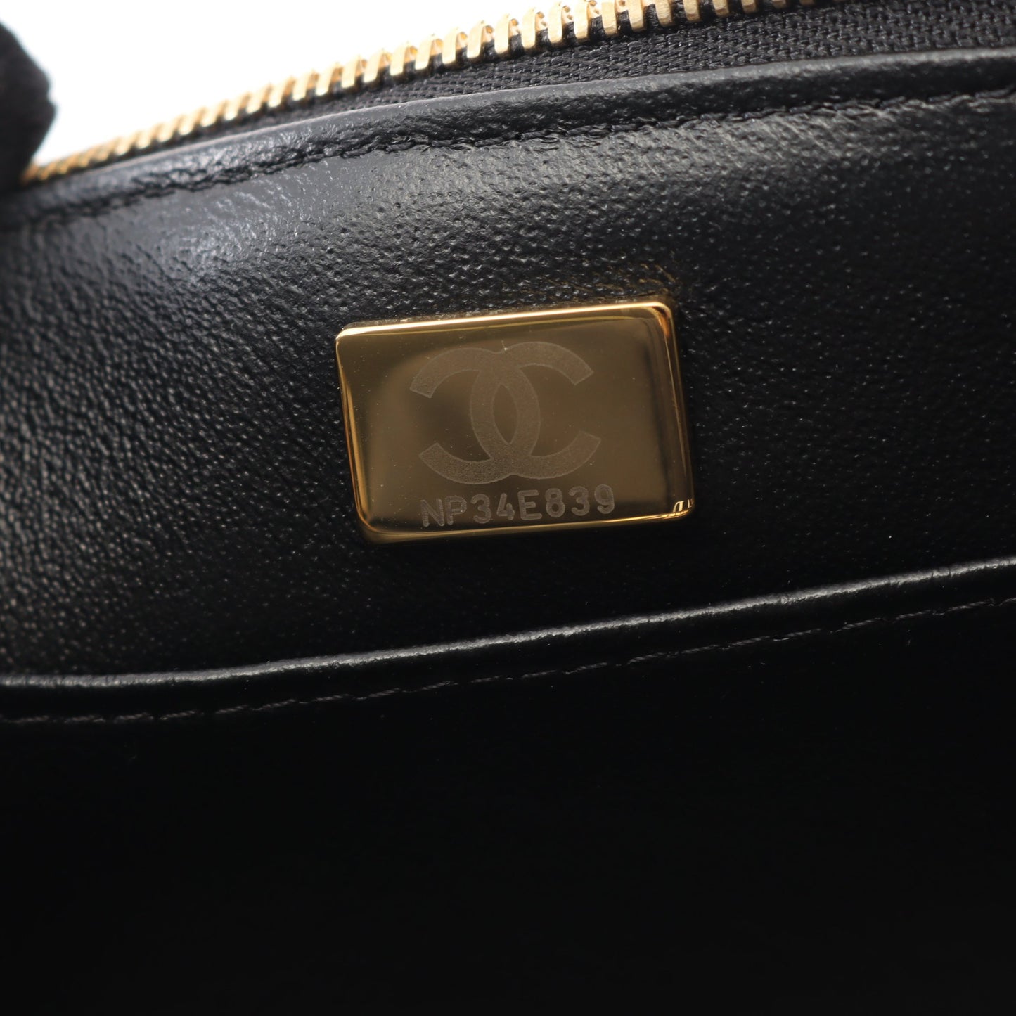 マトラッセ チェーンショルダーバッグ キャビアスキン ブラック ゴールド金具 2WAY シャネル バッグ CHANEL