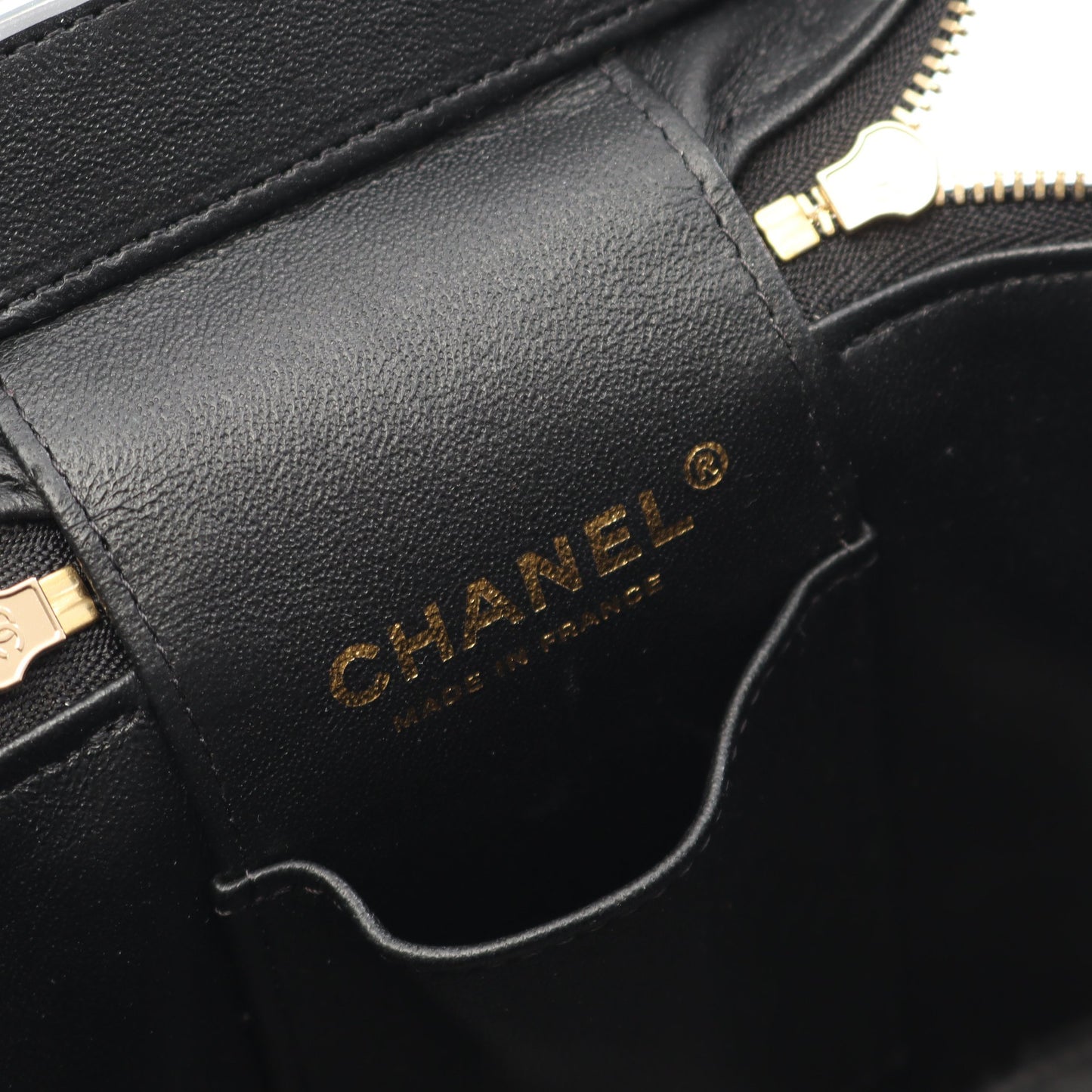 マトラッセ チェーンショルダーバッグ キャビアスキン ブラック ゴールド金具 2WAY シャネル バッグ CHANEL