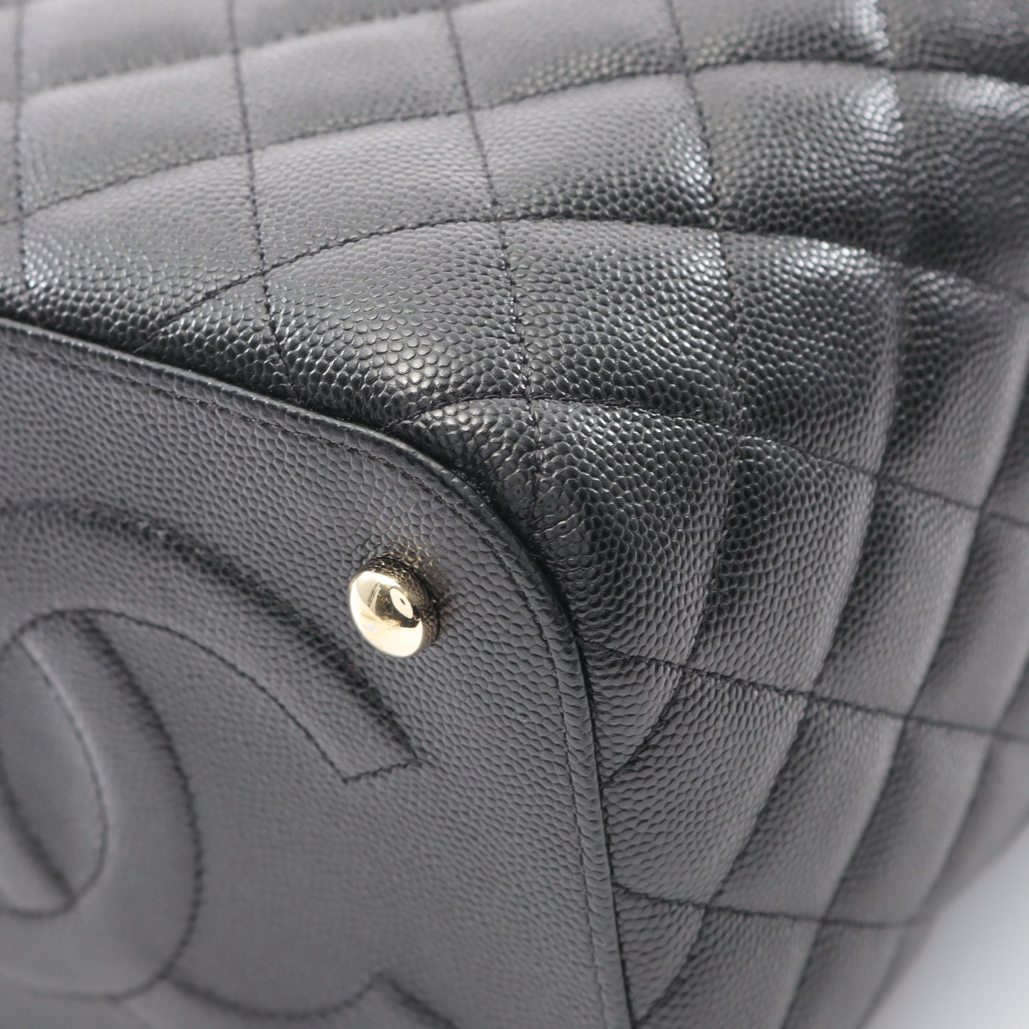 マトラッセ チェーンショルダーバッグ キャビアスキン ブラック ゴールド金具 2WAY シャネル バッグ CHANEL