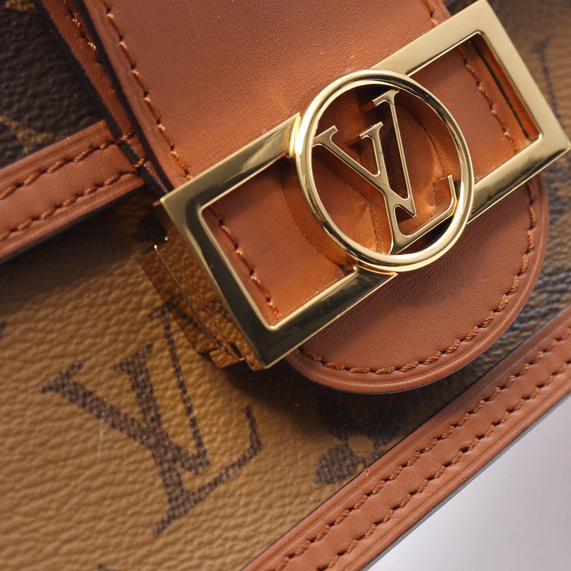 ポルトフォイユ ドーフィーヌ モノグラムリバース チェーンウォレット PVC レザー ブラウン ベージュ ルイヴィトン バッグ LOUIS VUITTON