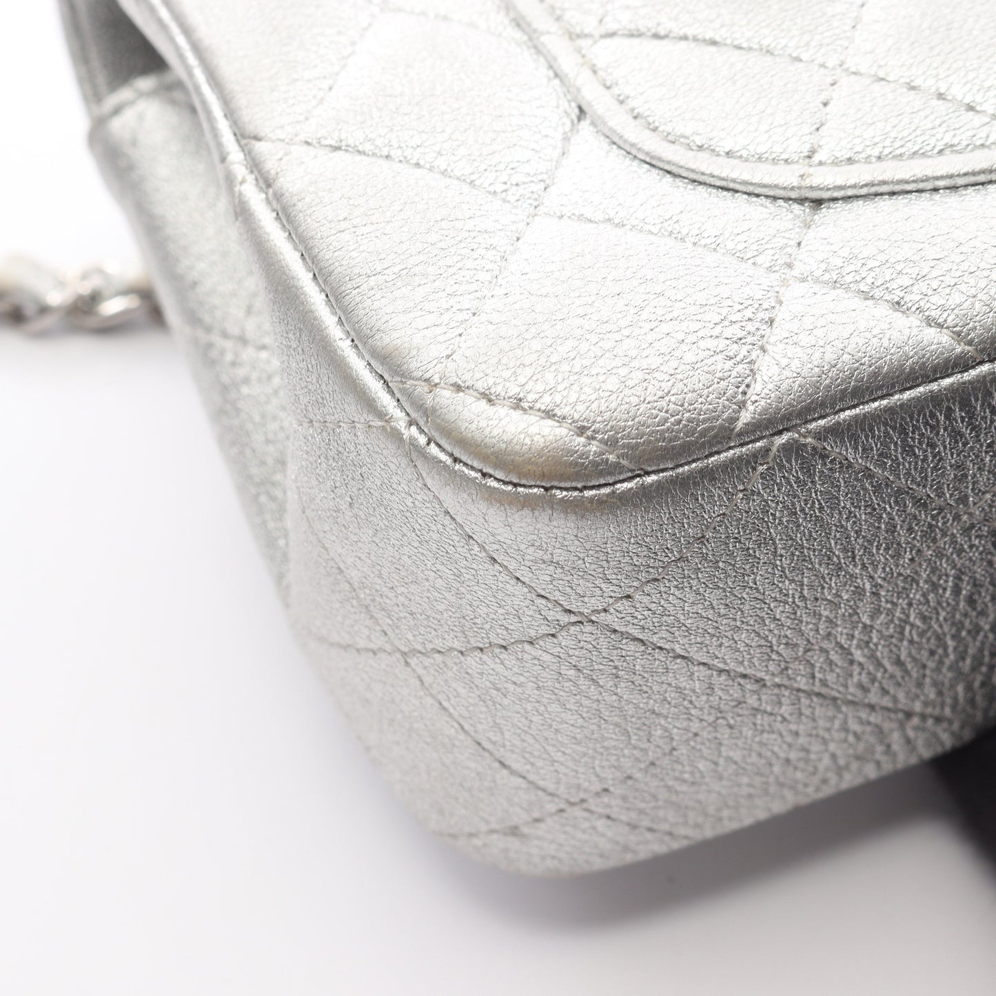 ミニマトラッセ20 チェーンショルダーバッグ レザー シルバー シルバー金具 シャネル バッグ CHANEL