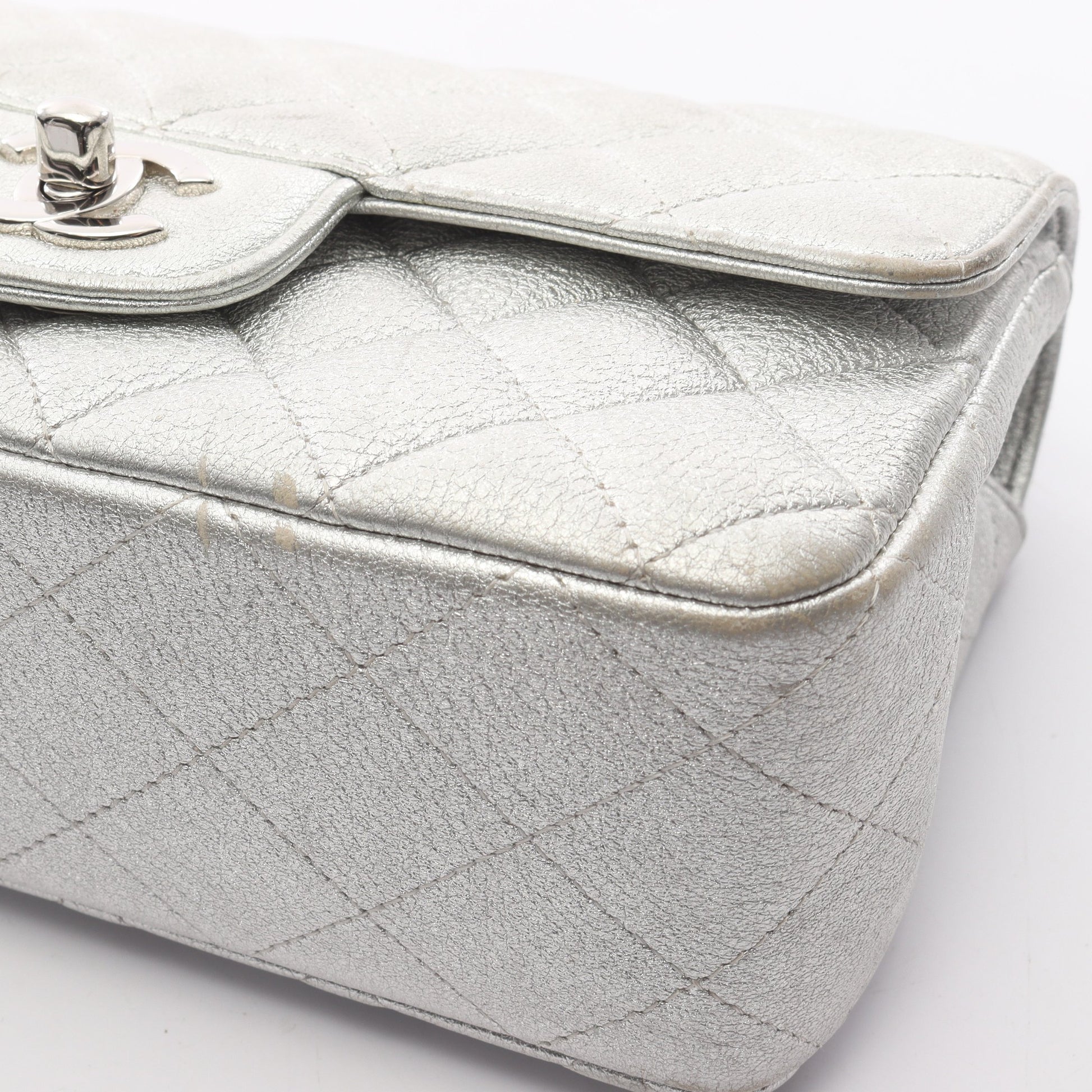 ミニマトラッセ20 チェーンショルダーバッグ レザー シルバー シルバー金具 シャネル バッグ CHANEL