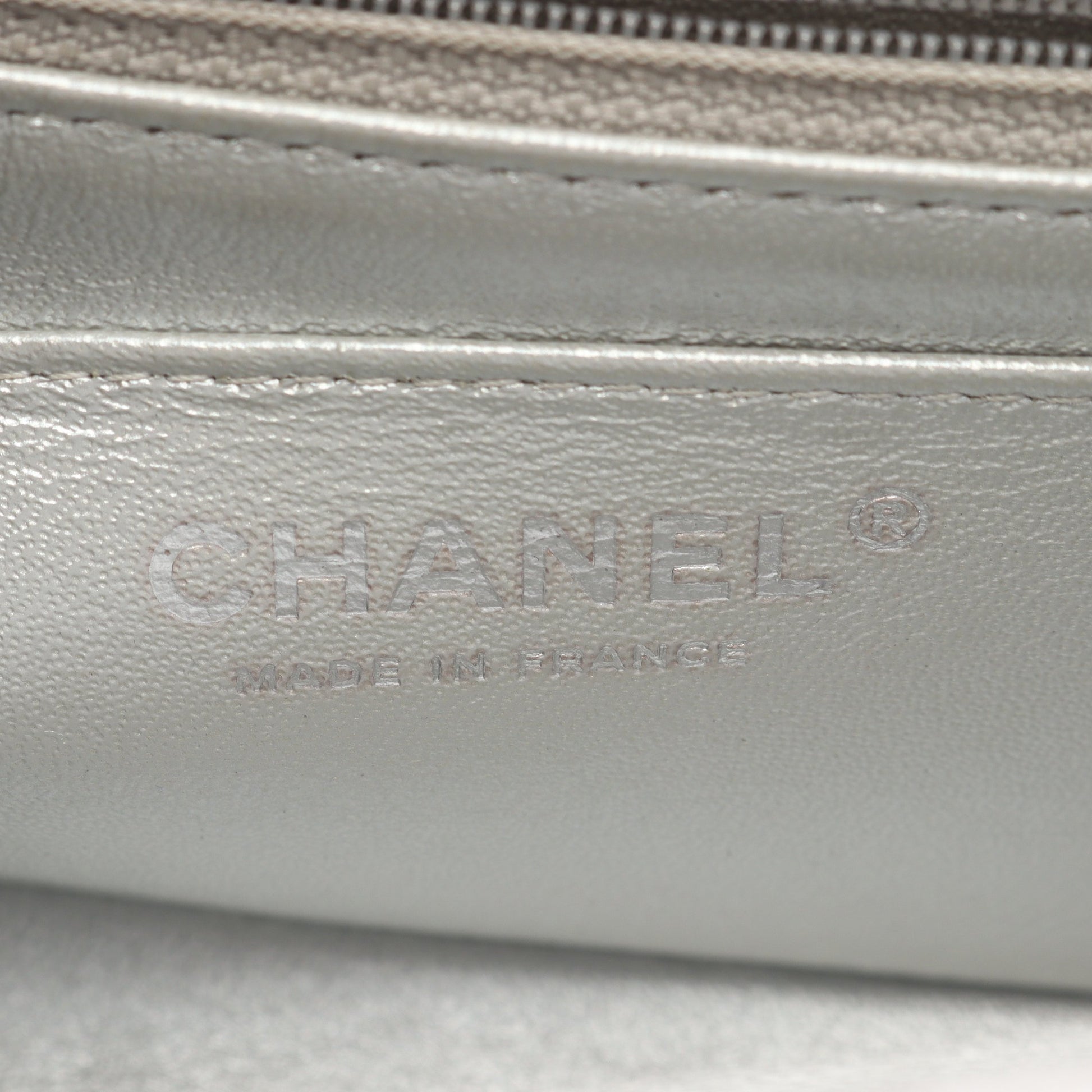 ミニマトラッセ20 チェーンショルダーバッグ レザー シルバー シルバー金具 シャネル バッグ CHANEL