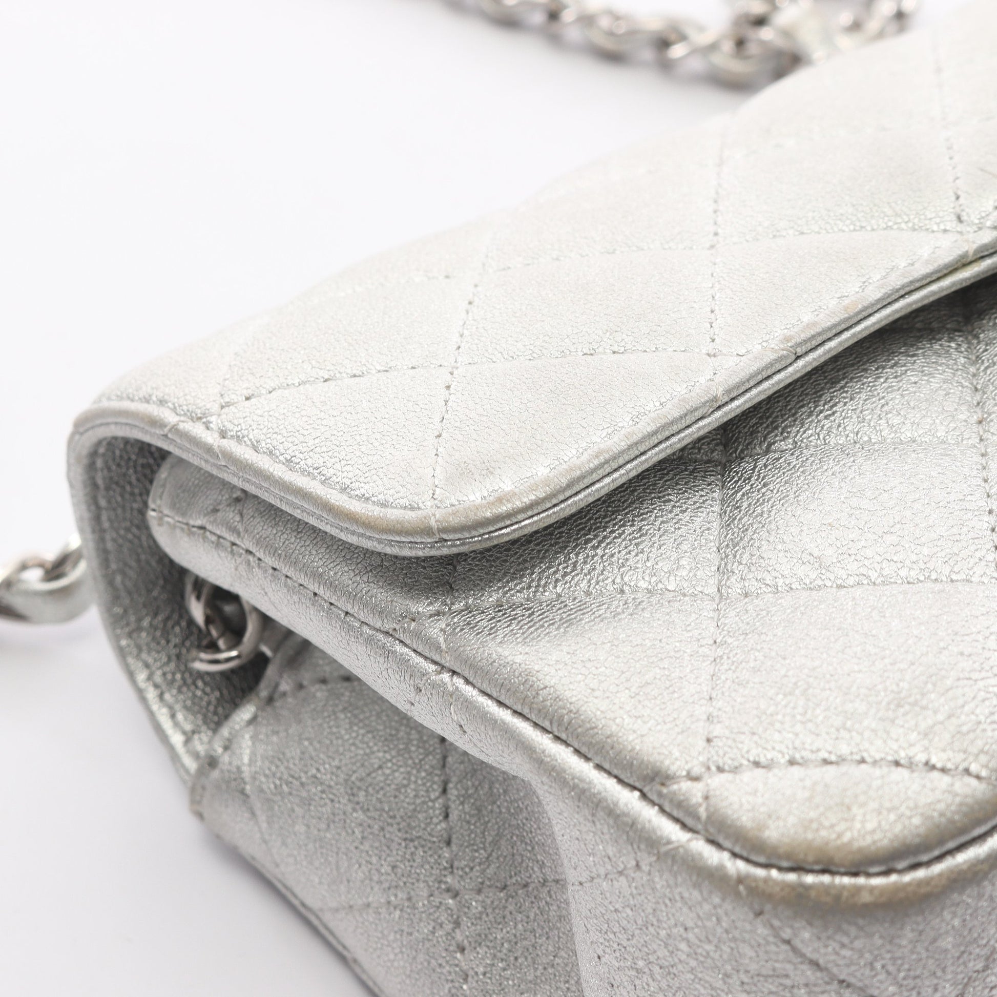 ミニマトラッセ20 チェーンショルダーバッグ レザー シルバー シルバー金具 シャネル バッグ CHANEL