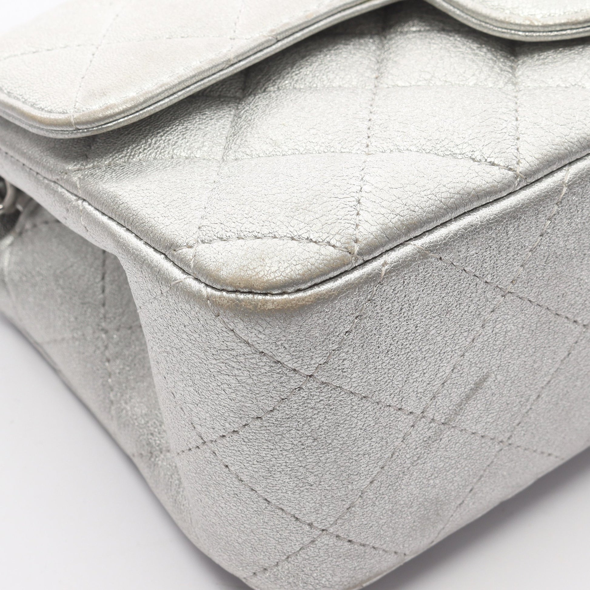 ミニマトラッセ20 チェーンショルダーバッグ レザー シルバー シルバー金具 シャネル バッグ CHANEL