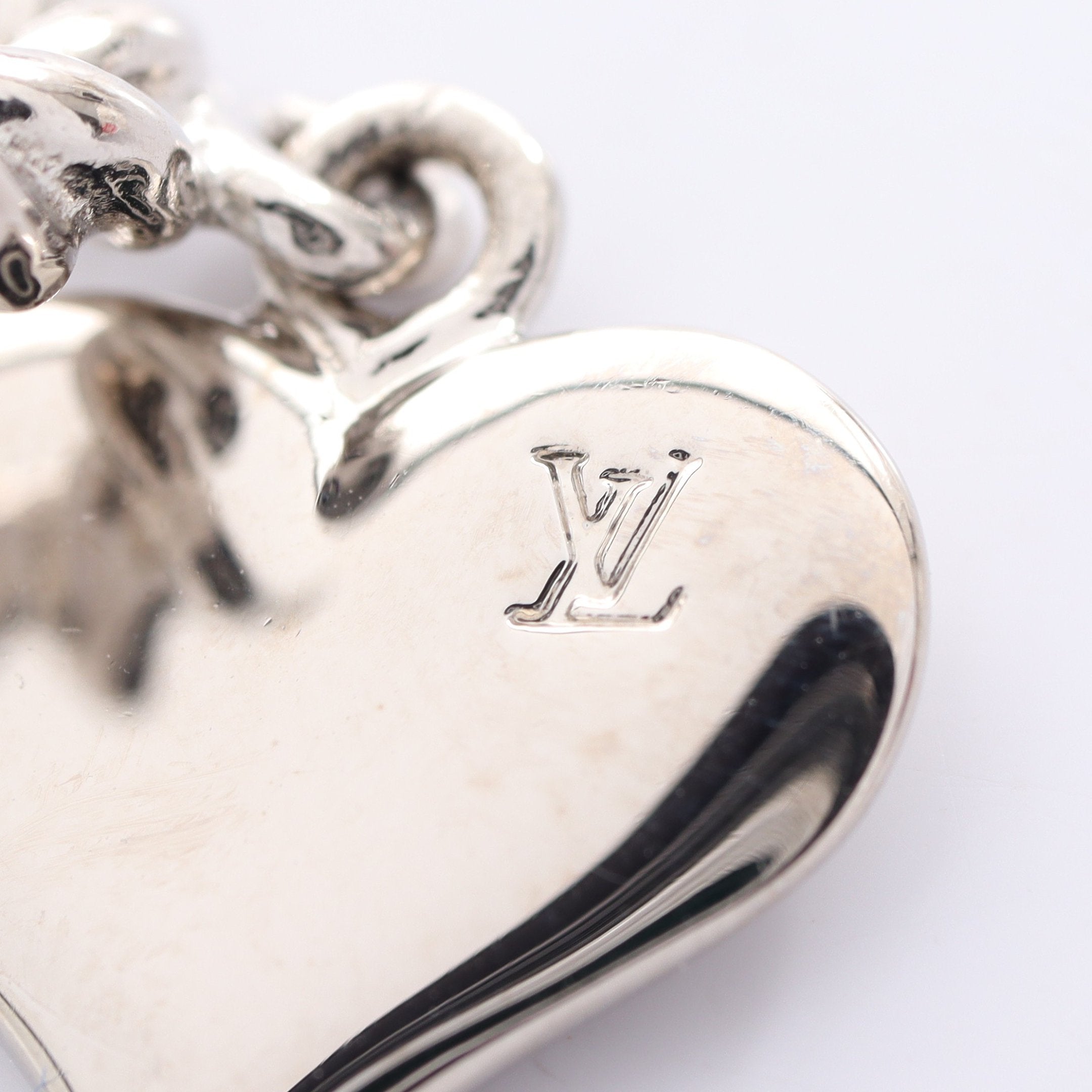 ブークル ドレイユ スウィートモノグラム ピアス シルバー アイボリー