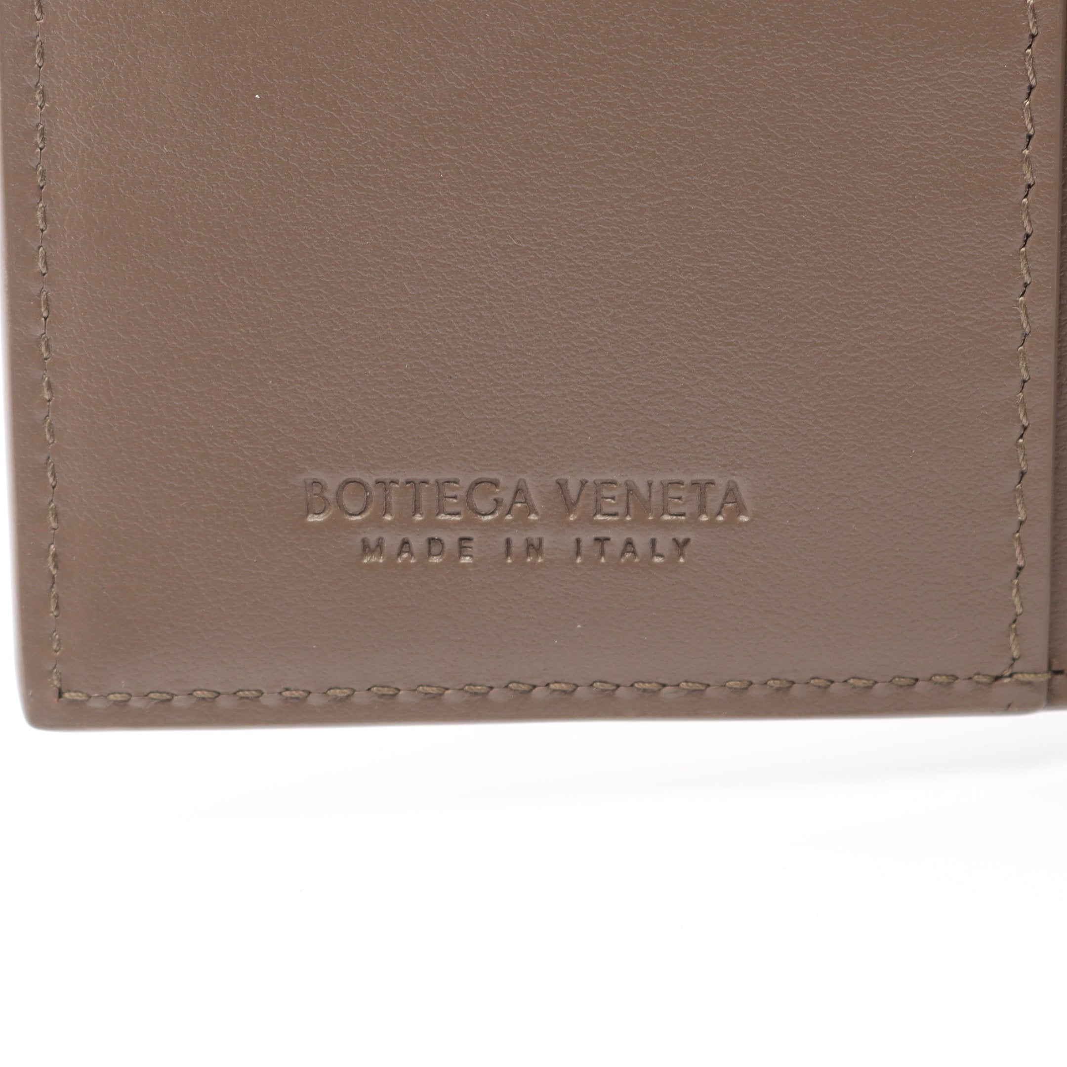 イントレチャート 二つ折り財布 レザー ブラウン ボッテガヴェネタ – RECLO