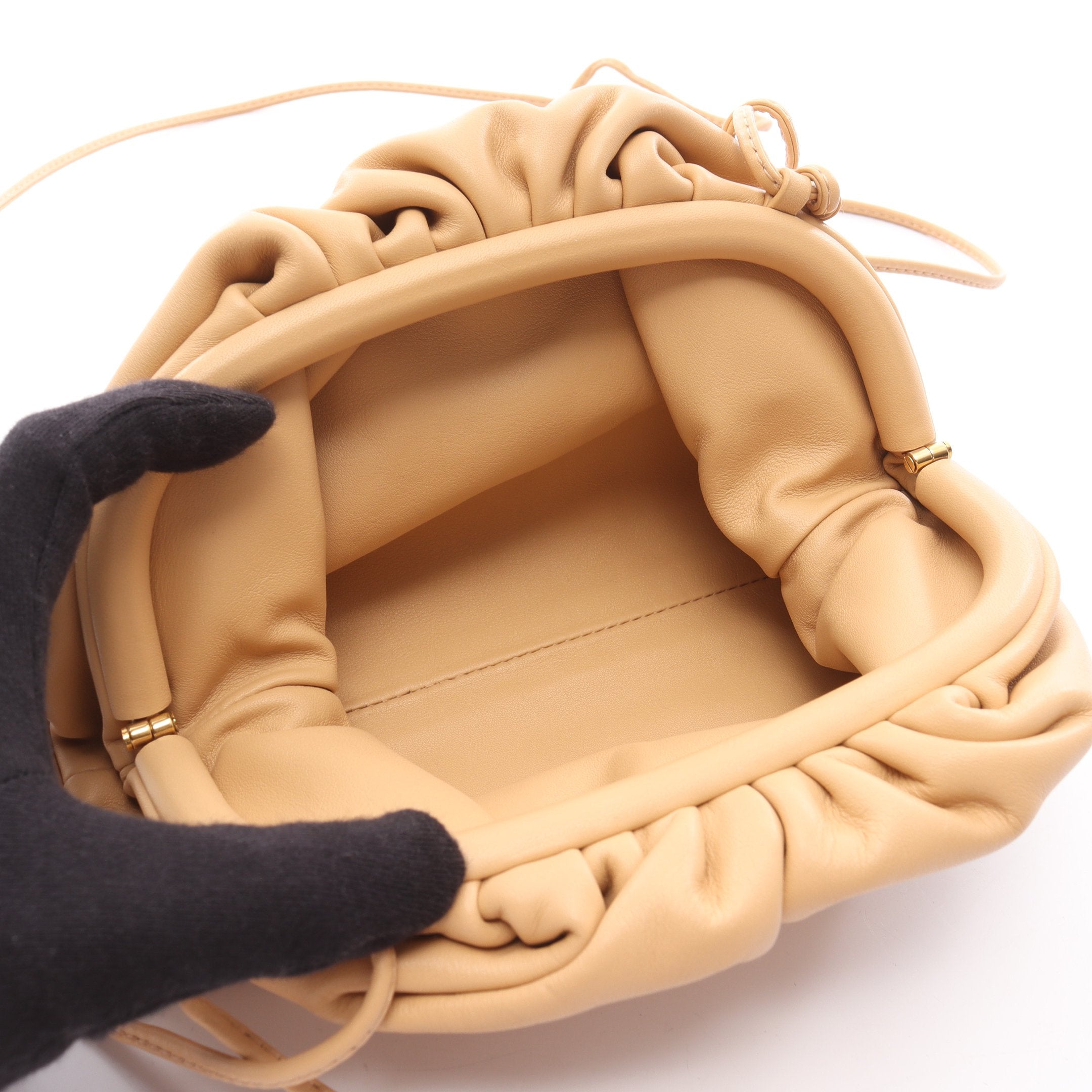 ミニ ザ ポーチ ショルダーバッグ レザー ベージュ ボッテガヴェネタ