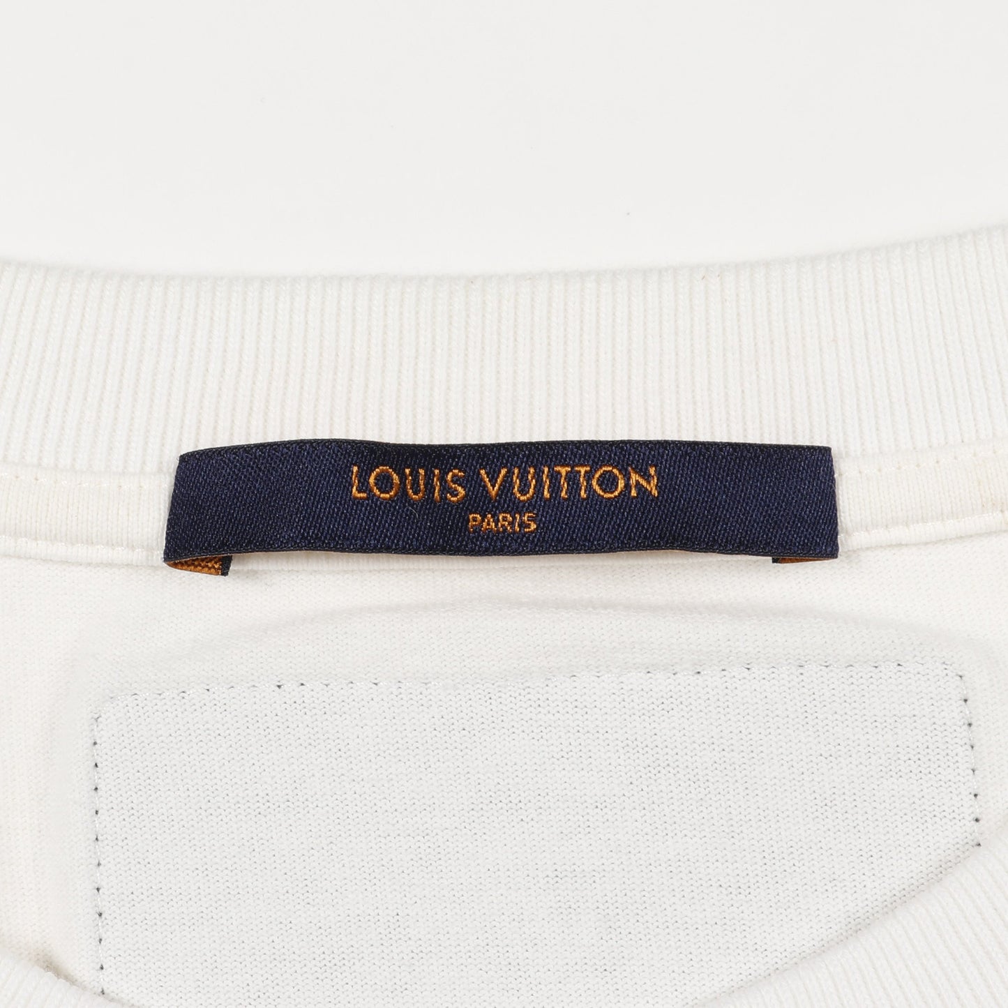 2054 LVプレーン プリンテッド Tシャツ クルーネック 半袖 コットン オフホワイト ルイヴィトン トップス LOUIS VUITTON