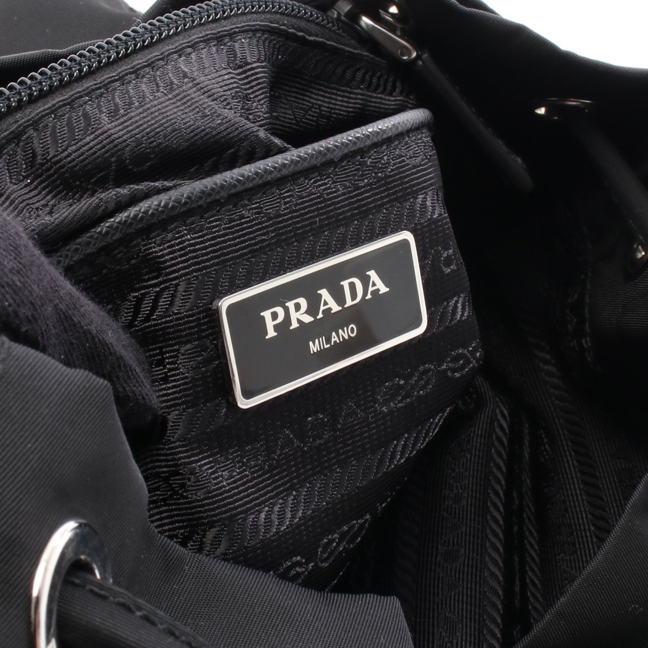 PRADA バックパック 三角プレート ナイロン サフィアーノレザー ブラック バックパック リュックサック ナイロン サフィアーノレザー