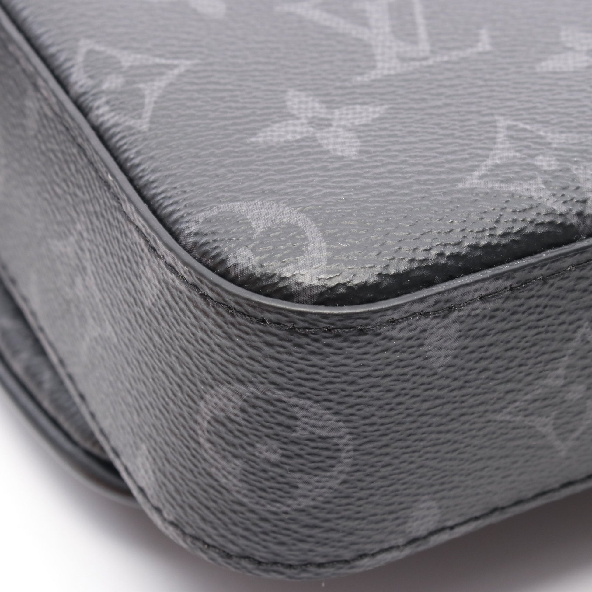 トリオ メッセンジャー モノグラム エクリプス ショルダーバッグ PVC レザー ブラック グレー ルイヴィトン バッグ LOUIS VUITTON