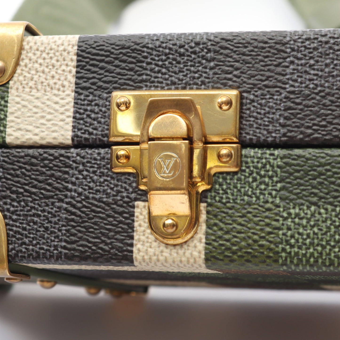 ネオ ウォレット トランク ダモフラージュ ショルダーバッグ PVC レザー カーキグリーン マルチカラー ルイヴィトン バッグ LOUIS VUITTON