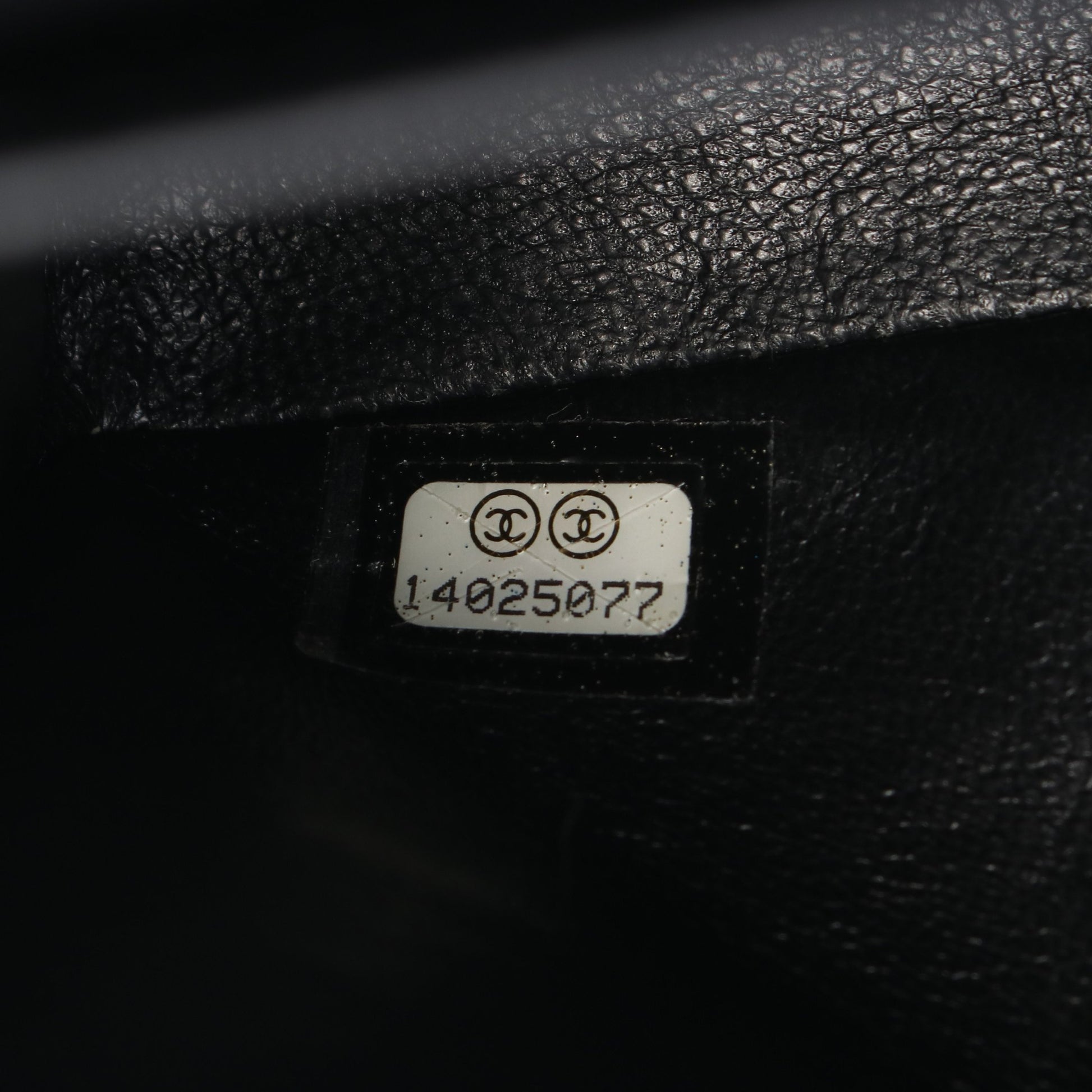 マトラッセ Wフラップ Wチェーンショルダーバッグ キャビアスキン ブラック シルバー金具 シャネル バッグ CHANEL