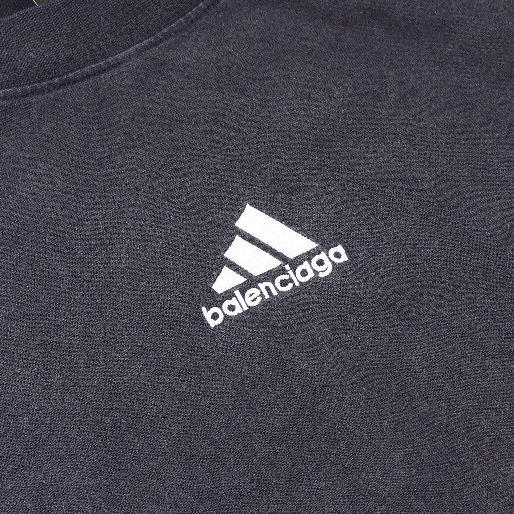 BALENCIAGA × adida Tシャツ クルーネック コットン ネイビー ブルー ヴィンテージ加工 ユーズド加工 バレンシアガ トップス BALENCIAGA