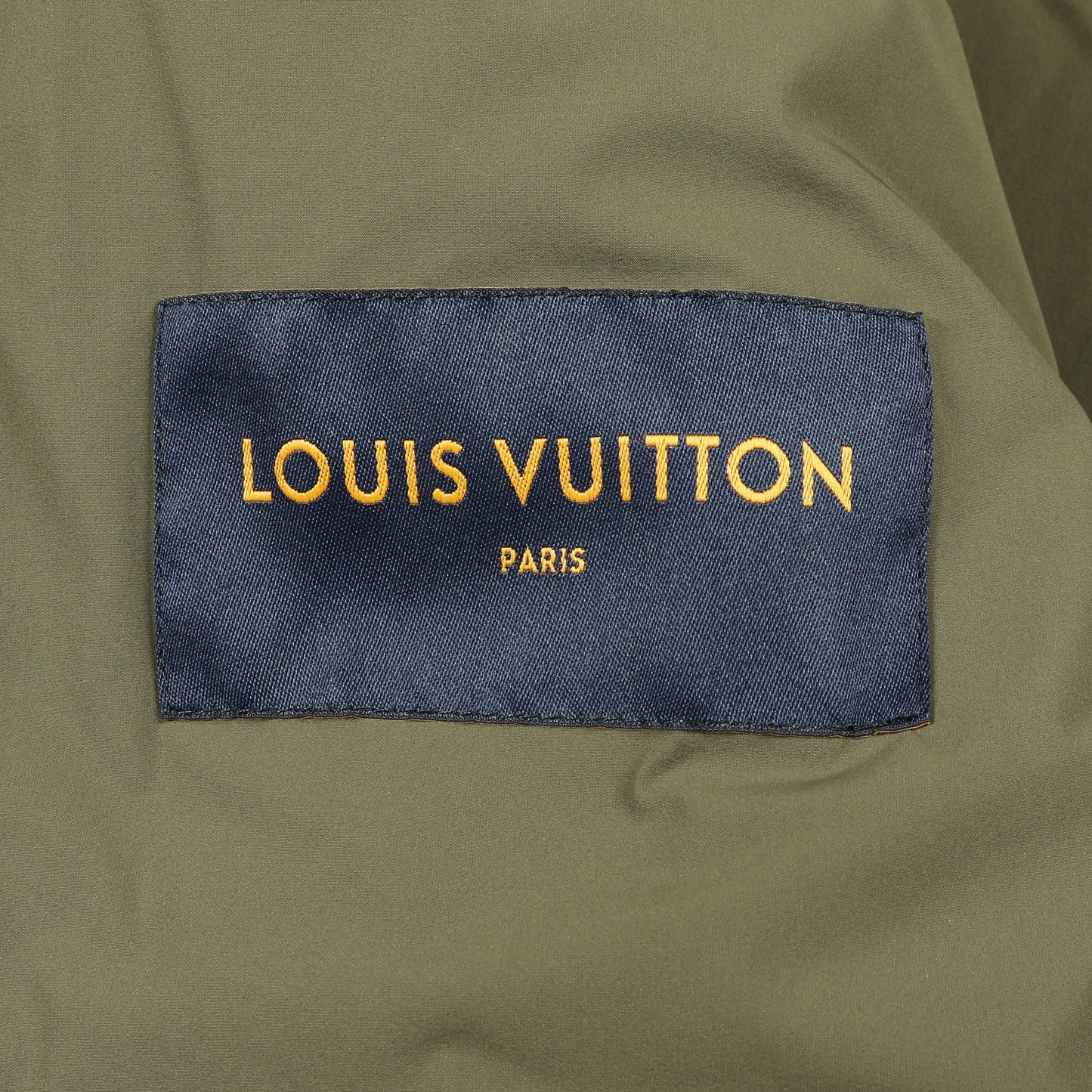 フラワーキルテッド フーディ ジャケット ナイロン カーキグリーン フード付き 中綿 ルイヴィトン アウター LOUIS VUITTON