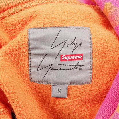 Supreme × Yohji Yamamoto プルオーバーパーカー 総柄 アームロゴ コットン ピンク オレンジ 裏起毛 シュプリーム トップス Supreme