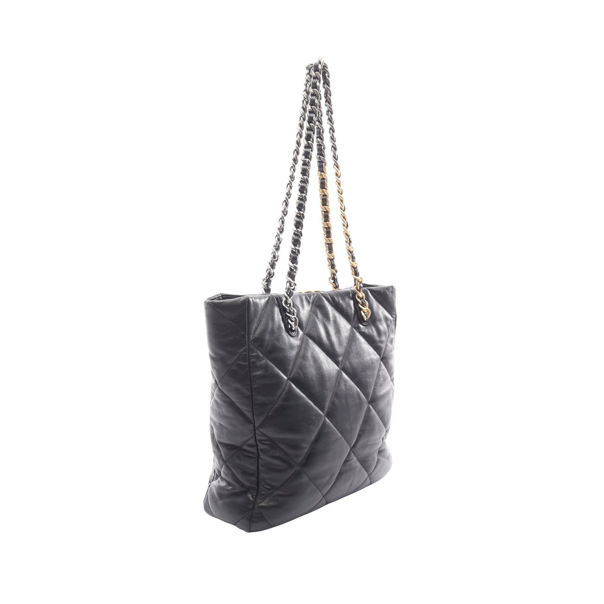 シャネル 19 チェーンショルダーバッグ ラムスキン ブラック コンビ金具 シャネル バッグ CHANEL