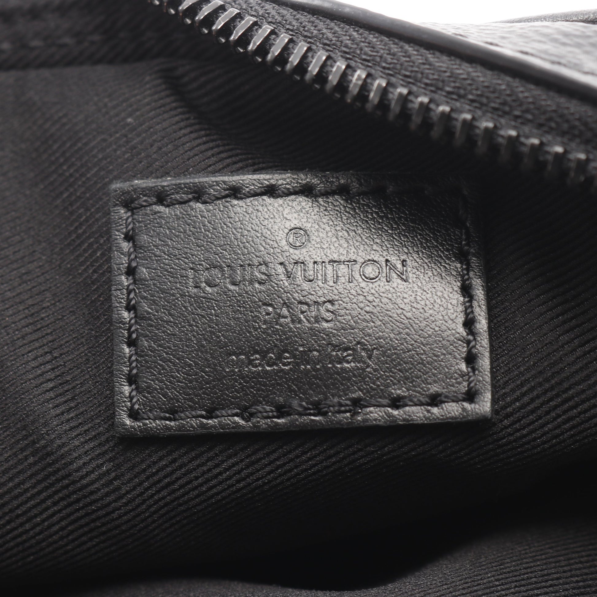 アルファ ウェアラブルウォレット NV モノグラムエクリプス ショルダーバッグ PVC レザー ブラック ルイヴィトン バッグ LOUIS VUITTON