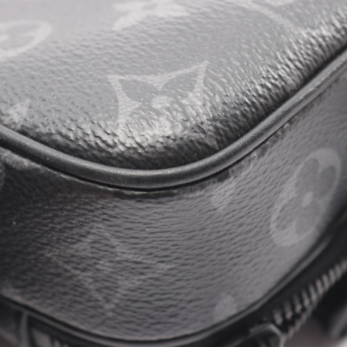 アルファ ウェアラブルウォレット NV モノグラムエクリプス ショルダーバッグ PVC レザー ブラック ルイヴィトン バッグ LOUIS VUITTON