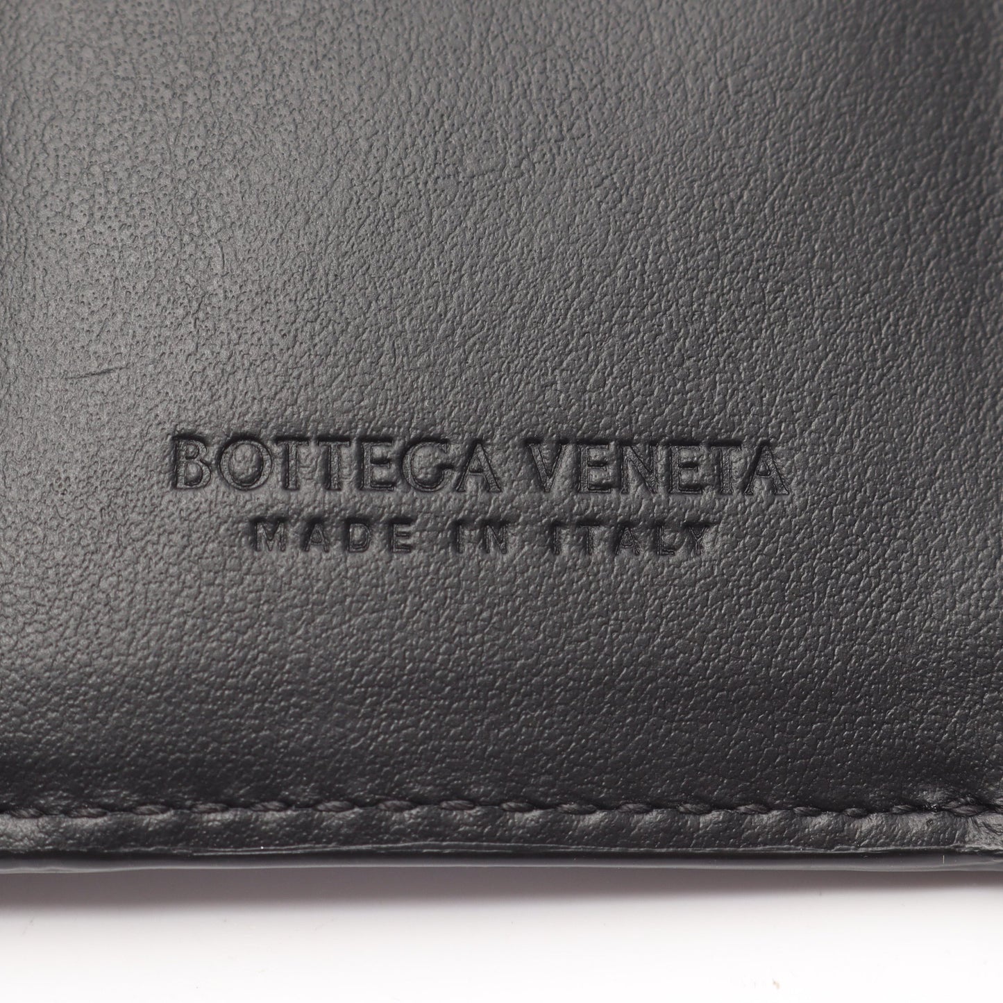 イントレチャート 三つ折り財布 レザー ブラック ボッテガヴェネタ 財布・小物 BOTTEGA VENETA