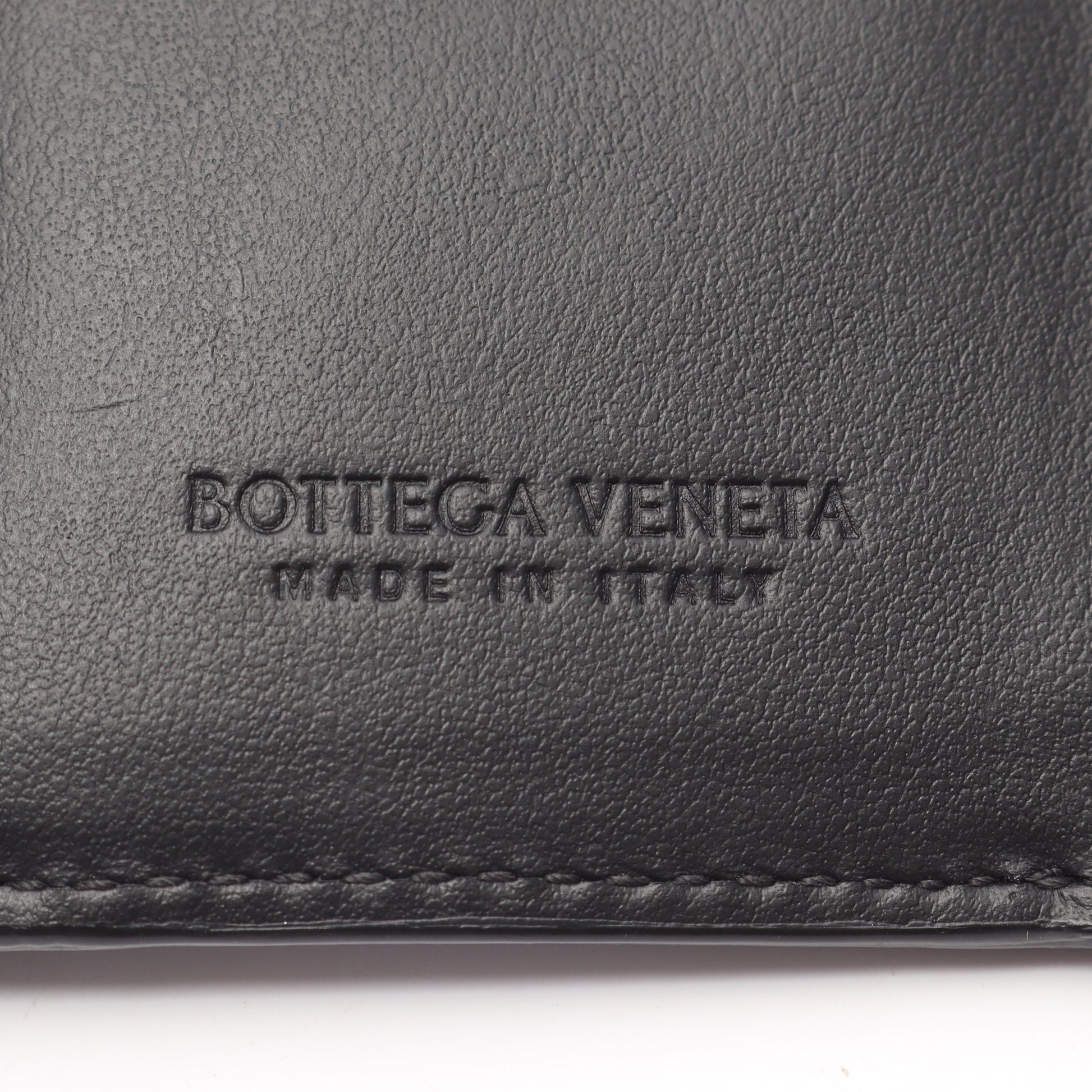 イントレチャート 三つ折り財布 レザー ブラック ボッテガヴェネタ 財布・小物 BOTTEGA VENETA