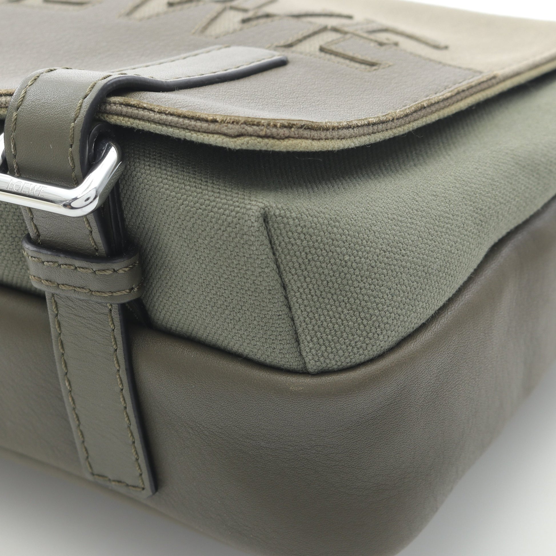 MILITARY MESSENGER SIGNAT ミリタリー メッセンジャーバッグ XS ショルダーバッグ キャンバス レザー カーキグリーン ロエベ バッグ LOEWE