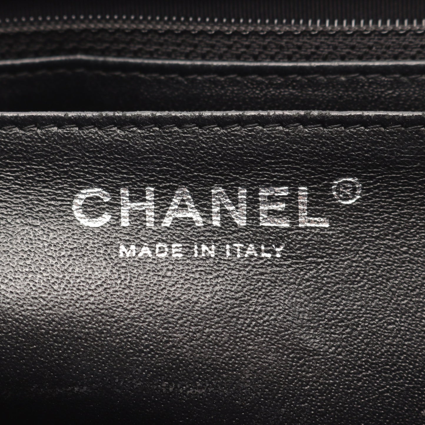 デカマトラッセ 30 シングルフラップ Wチェーンショルダーバッグ キャビアスキン ブラック シルバー金具 シャネル バッグ CHANEL